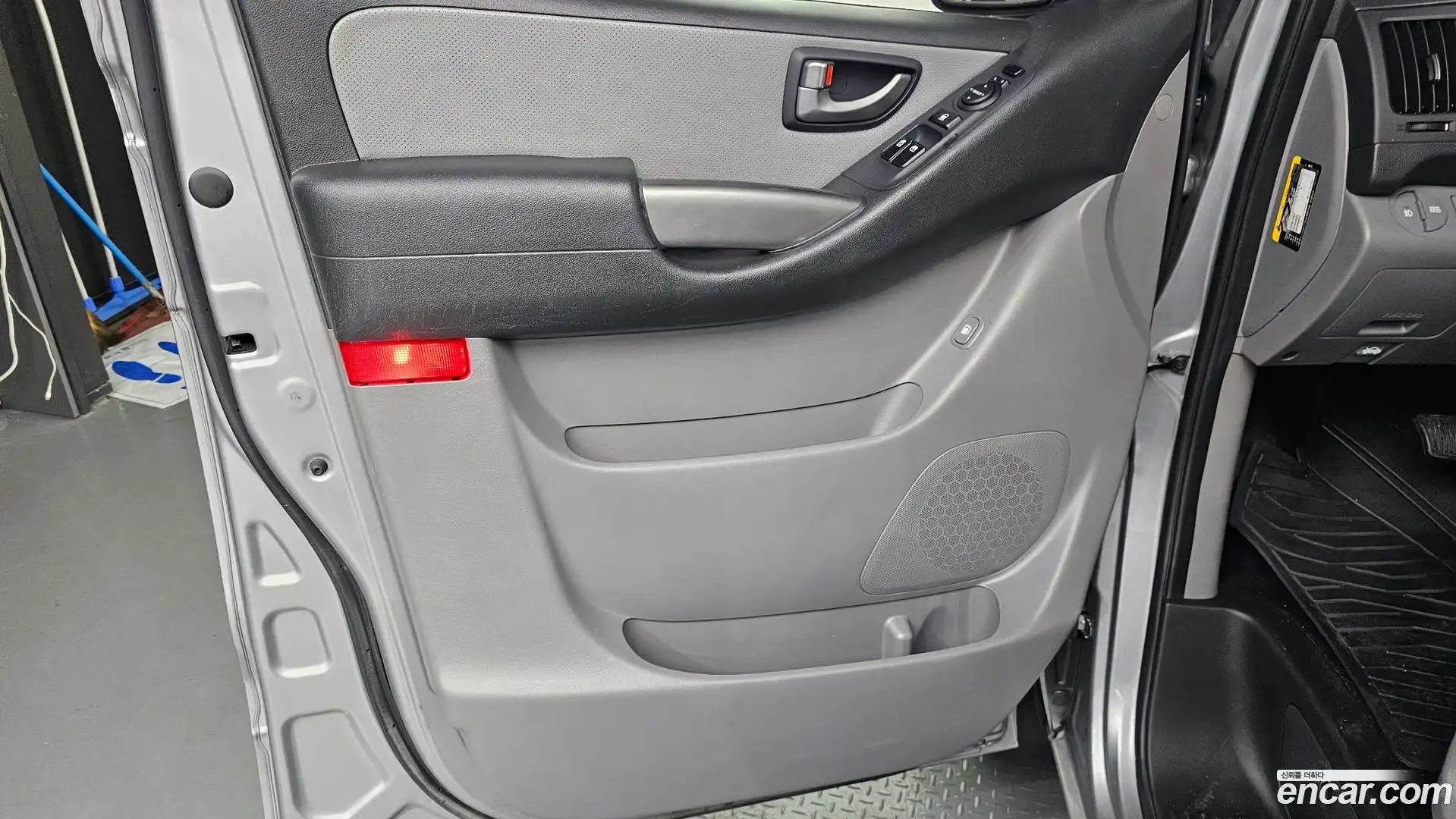 Starex Hyundai 2018.2-INNER-034