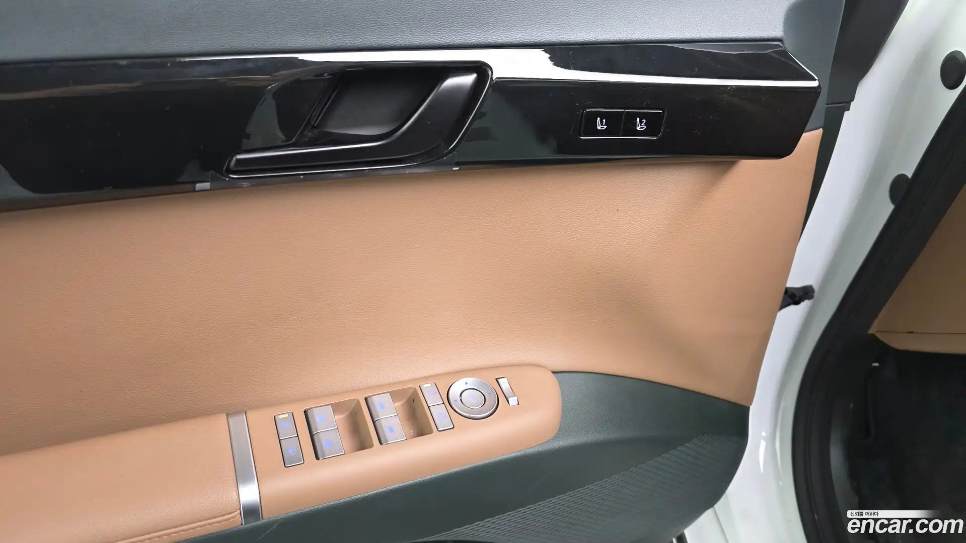 Grandeur Hyundai 2023.4-OPTION-046