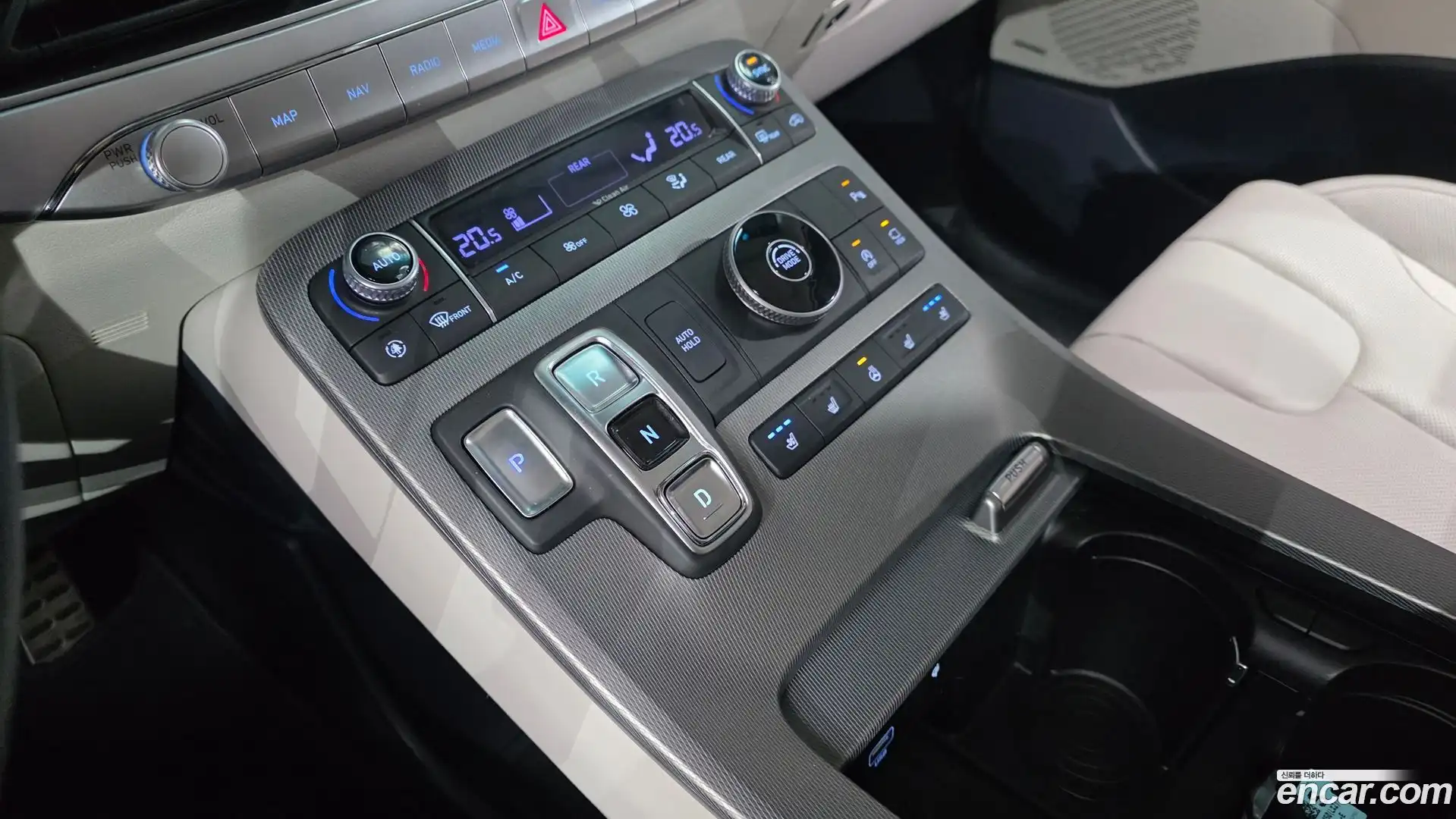 Palisade Hyundai 2022.2-INNER-009