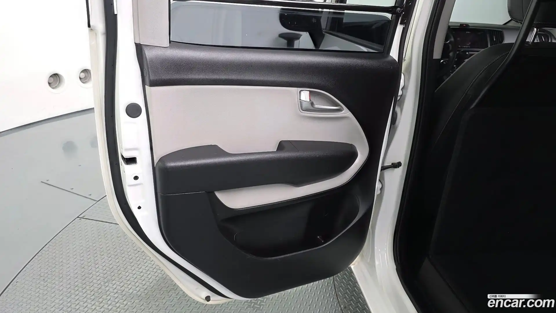 RAY Kia 2023.6-INNER-035