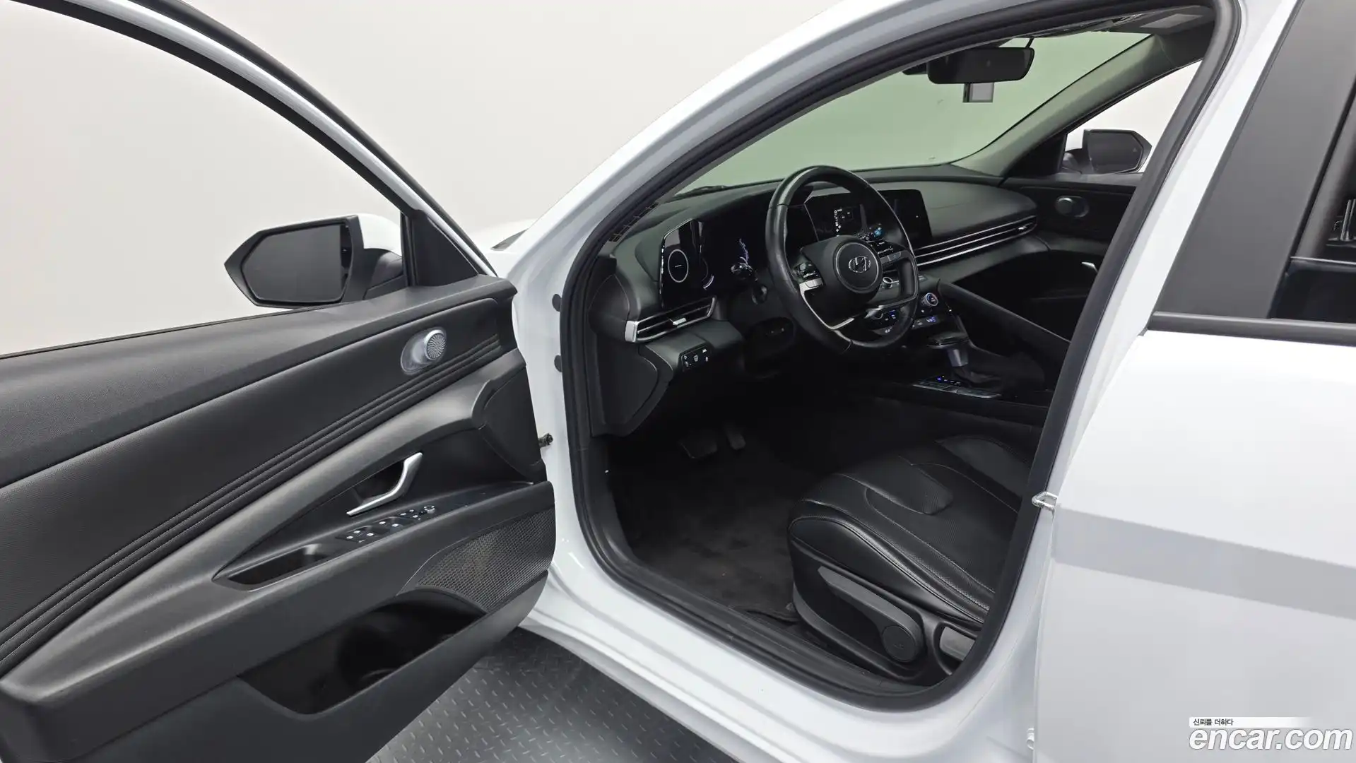 AVANTE Hyundai 2022.5-INNER-010