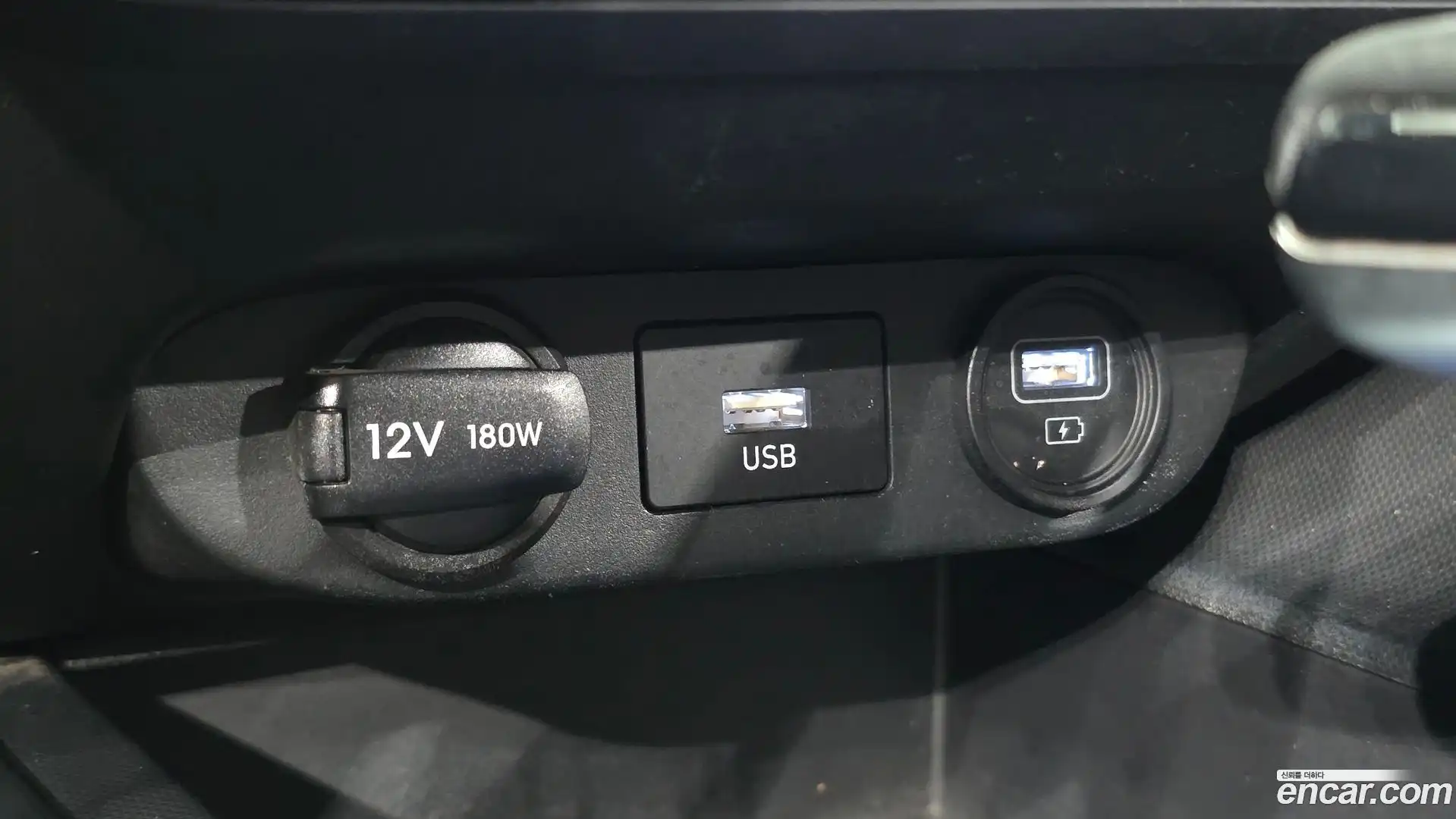 AVANTE Hyundai 2022.5-OPTION-024