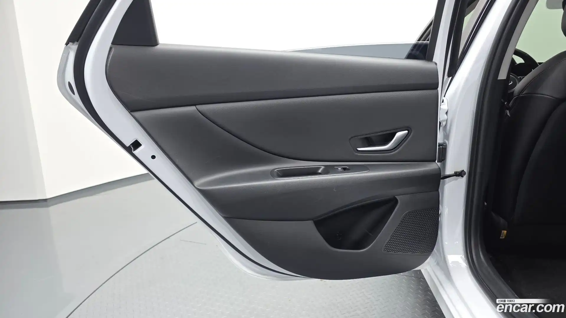 AVANTE Hyundai 2022.5-INNER-035