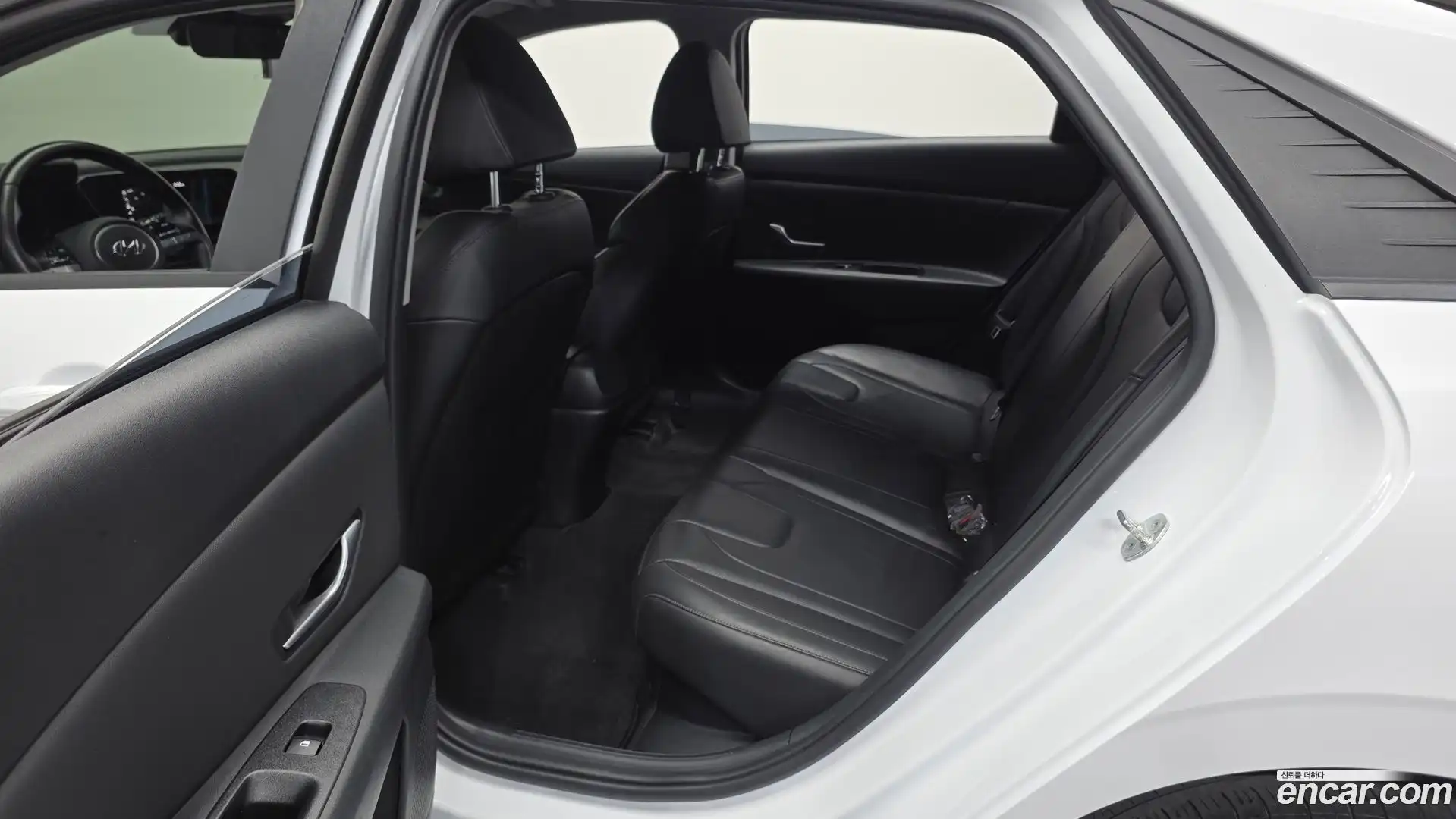 AVANTE Hyundai 2022.5-INNER-036