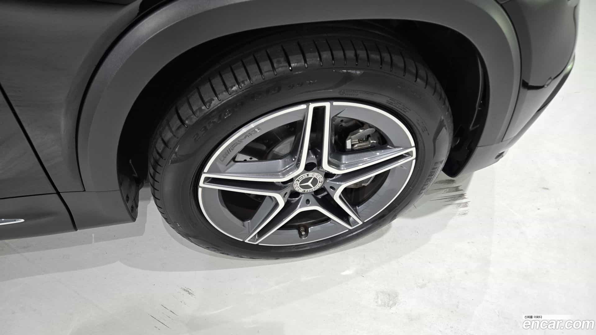 GLB-Class Mercedes-Benz 2025.9-OUTER-005