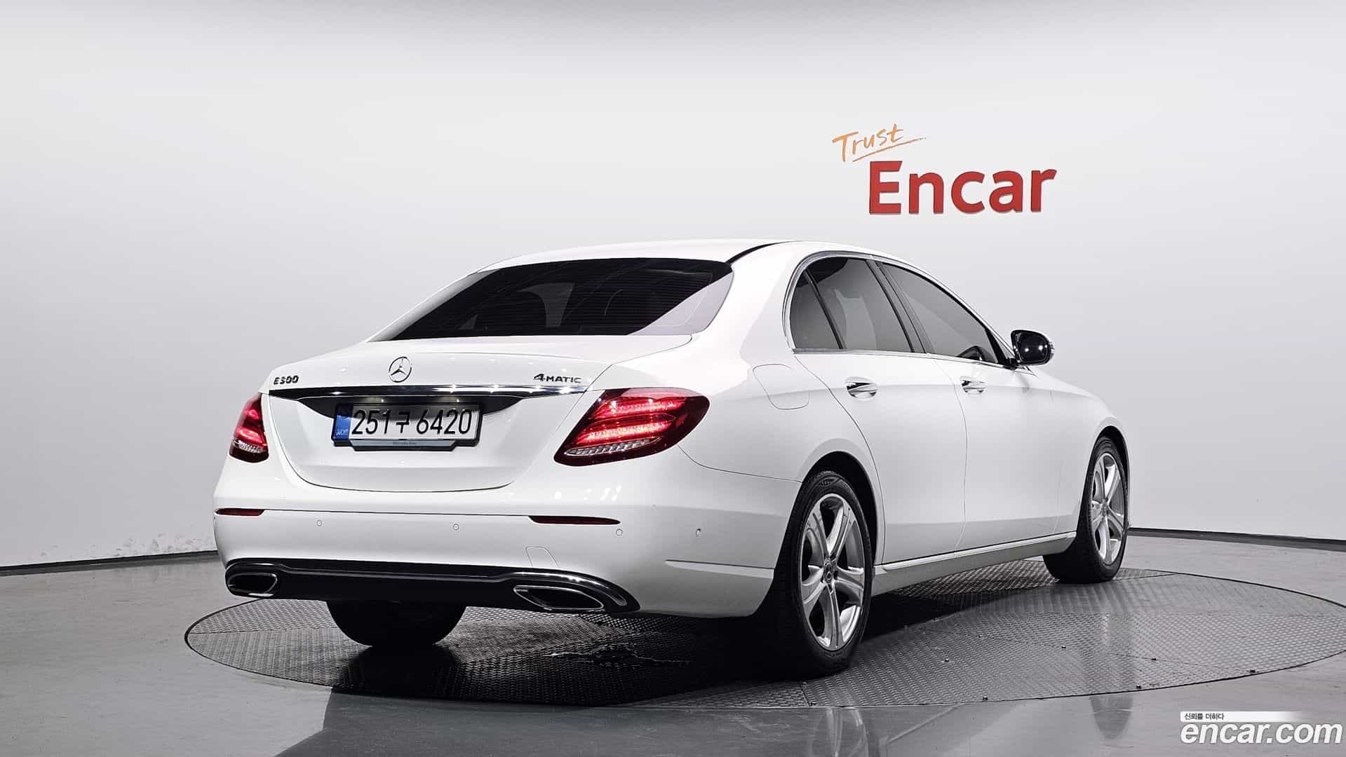 E-Class Mercedes-Benz 2018.2-OUTER-002