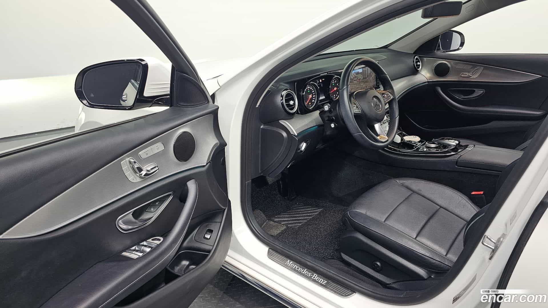 E-Class Mercedes-Benz 2018.2-INNER-010