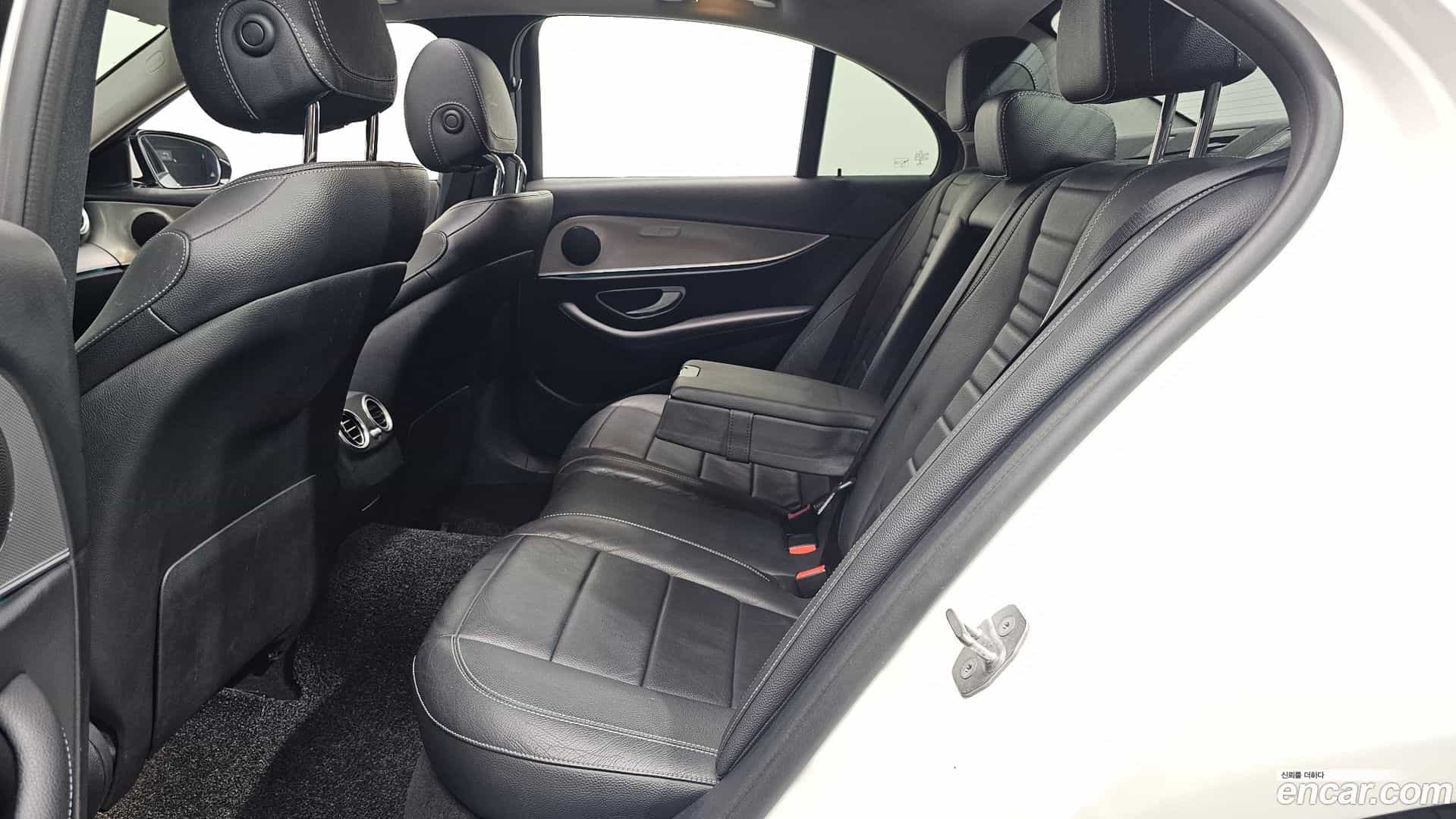E-Class Mercedes-Benz 2018.2-OPTION-015