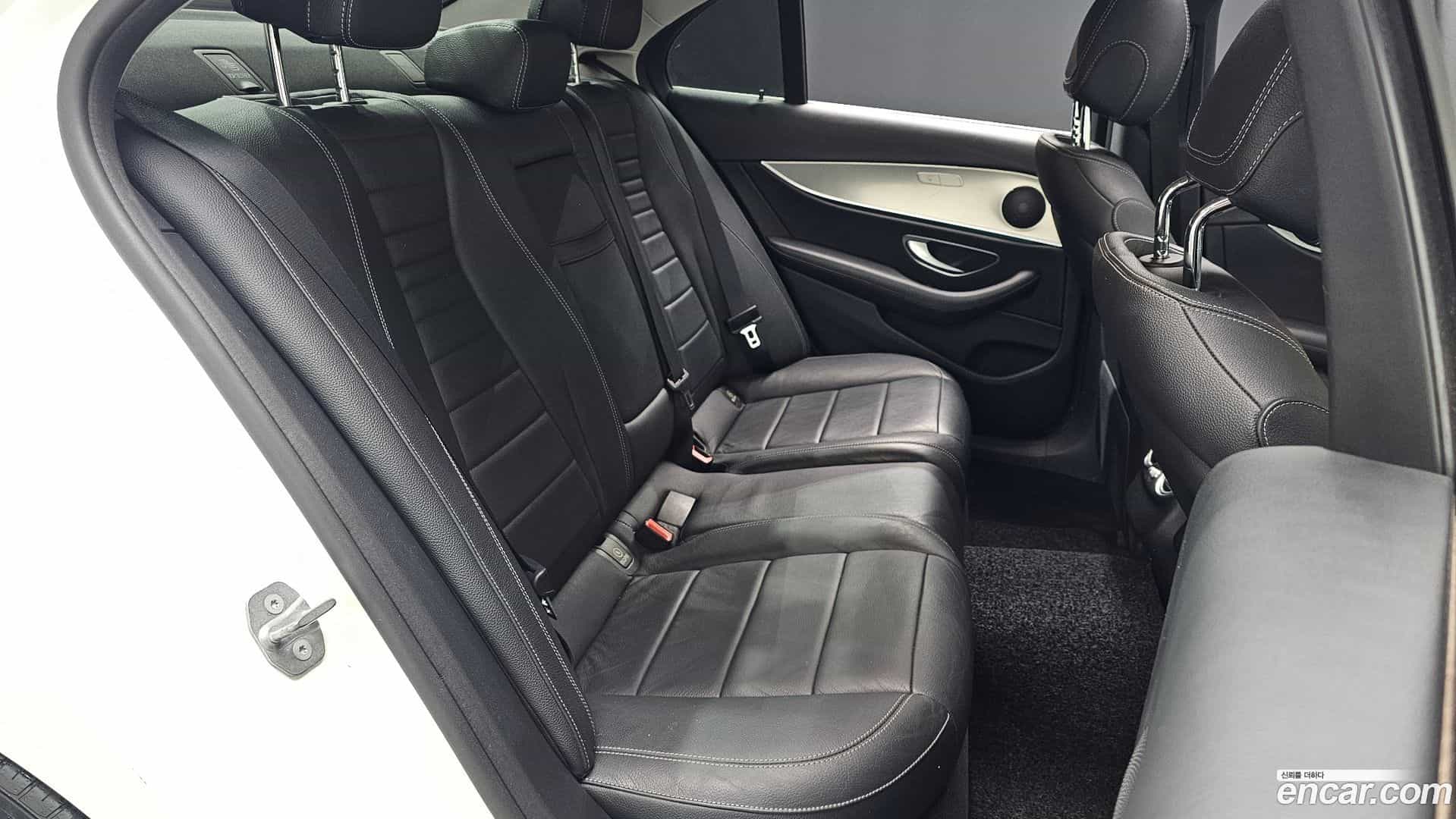 E-Class Mercedes-Benz 2018.2-OPTION-016