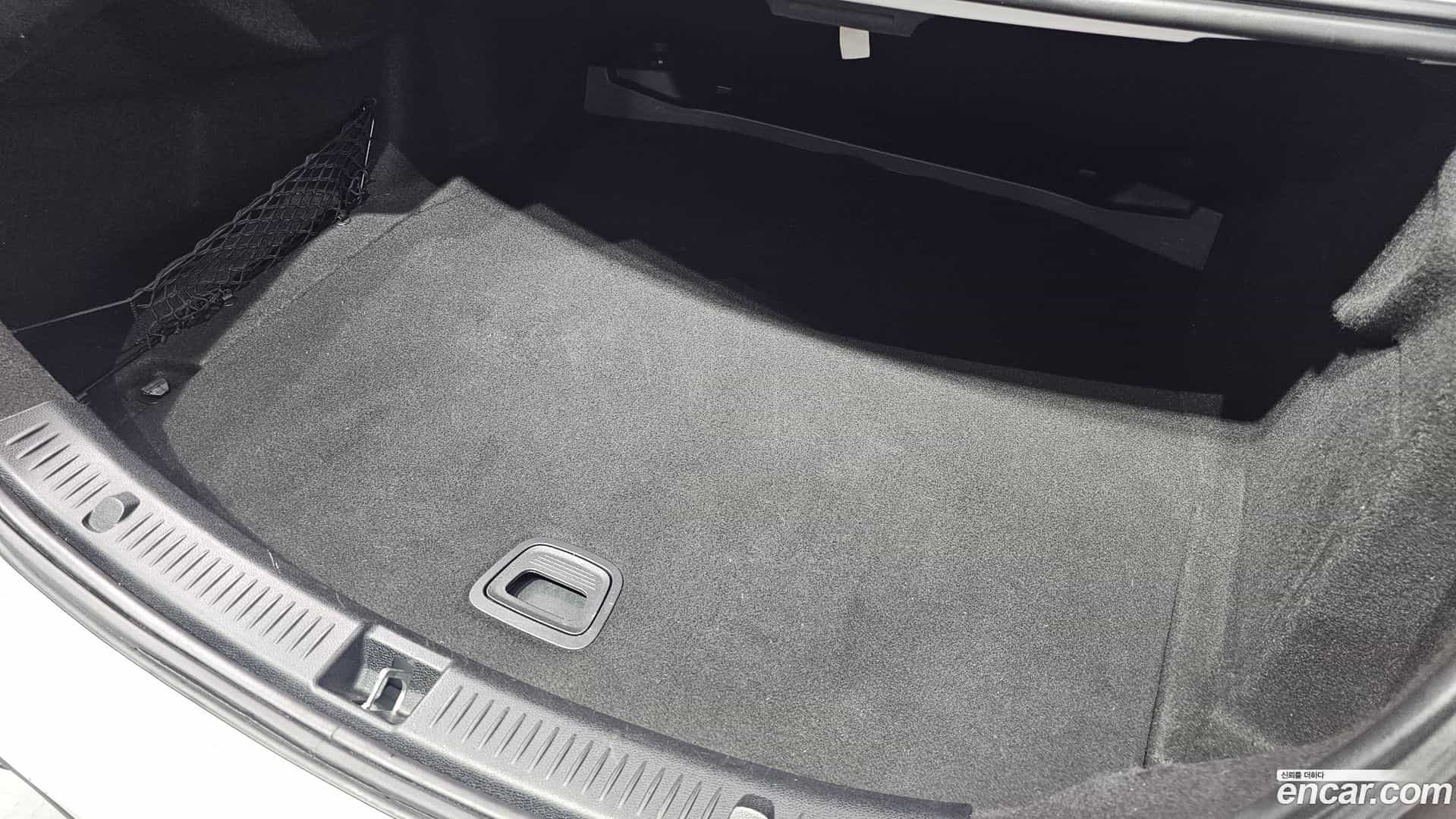 E-Class Mercedes-Benz 2018.2-OPTION-024
