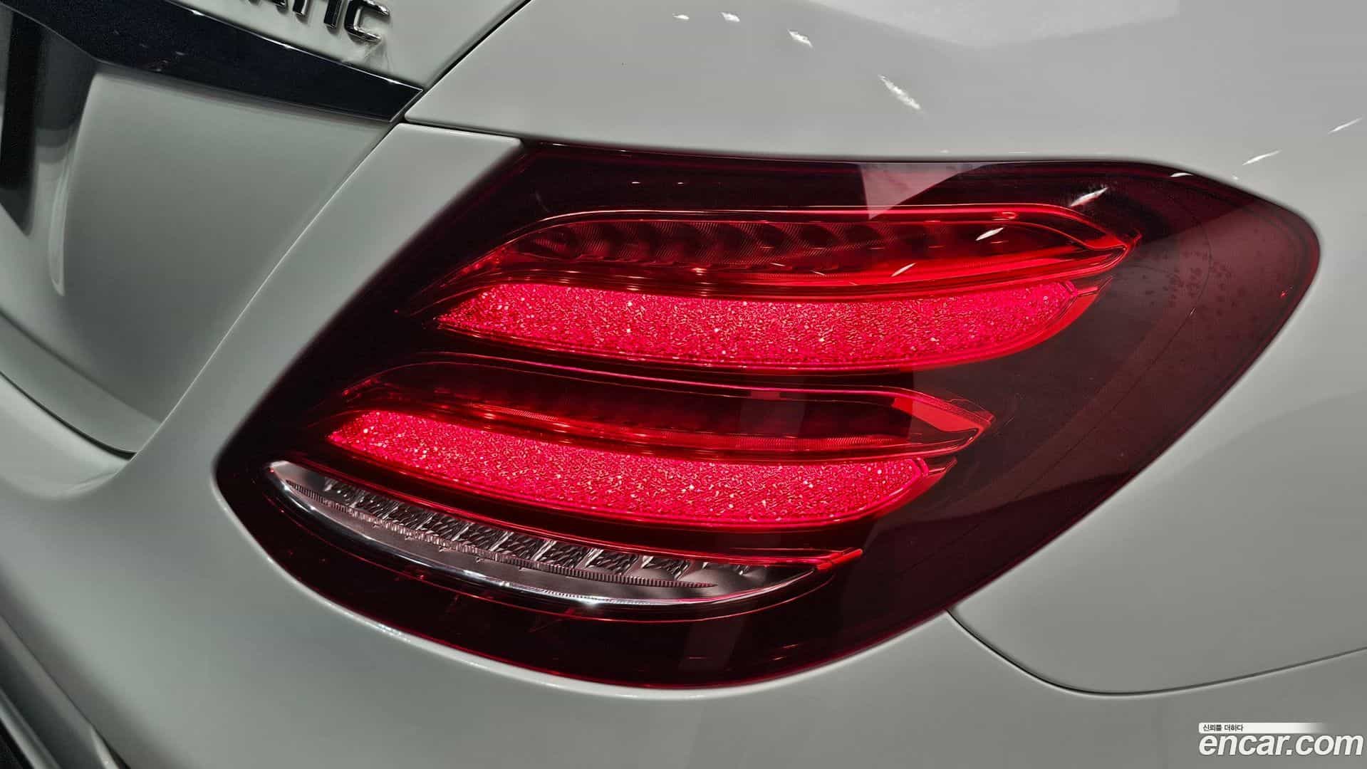 E-Class Mercedes-Benz 2018.2-OUTER-033