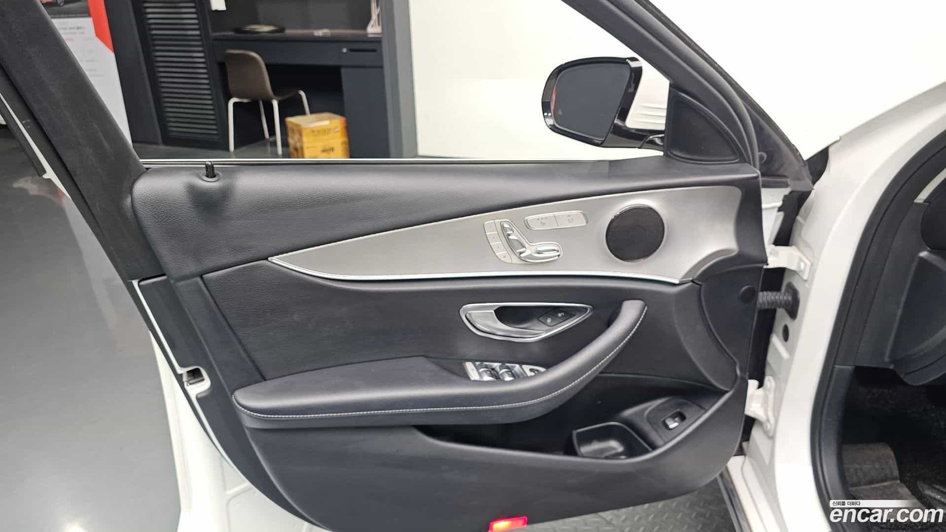 E-Class Mercedes-Benz 2018.2-INNER-034
