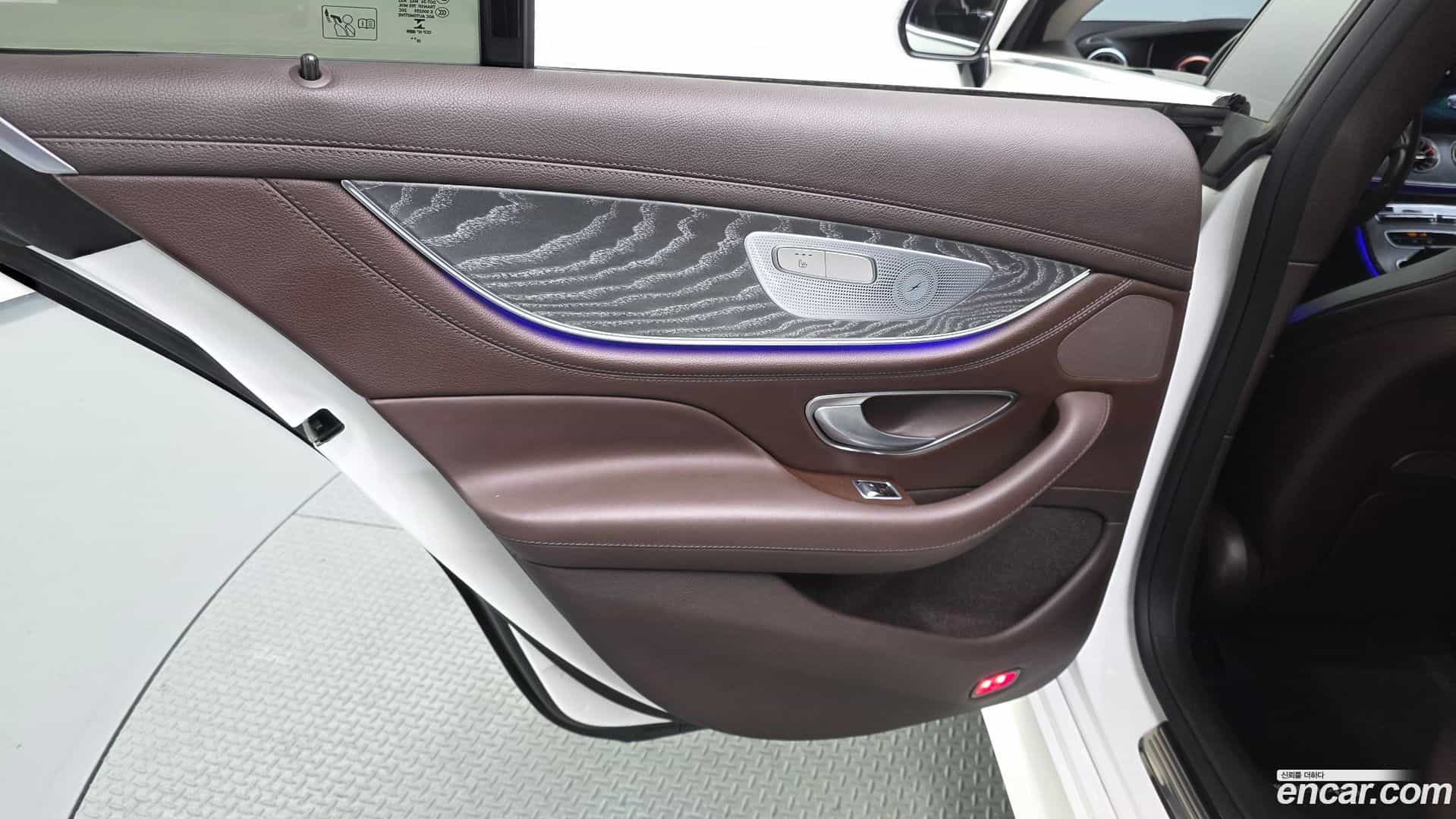 CLS-Class Mercedes-Benz 2021.4-INNER-035
