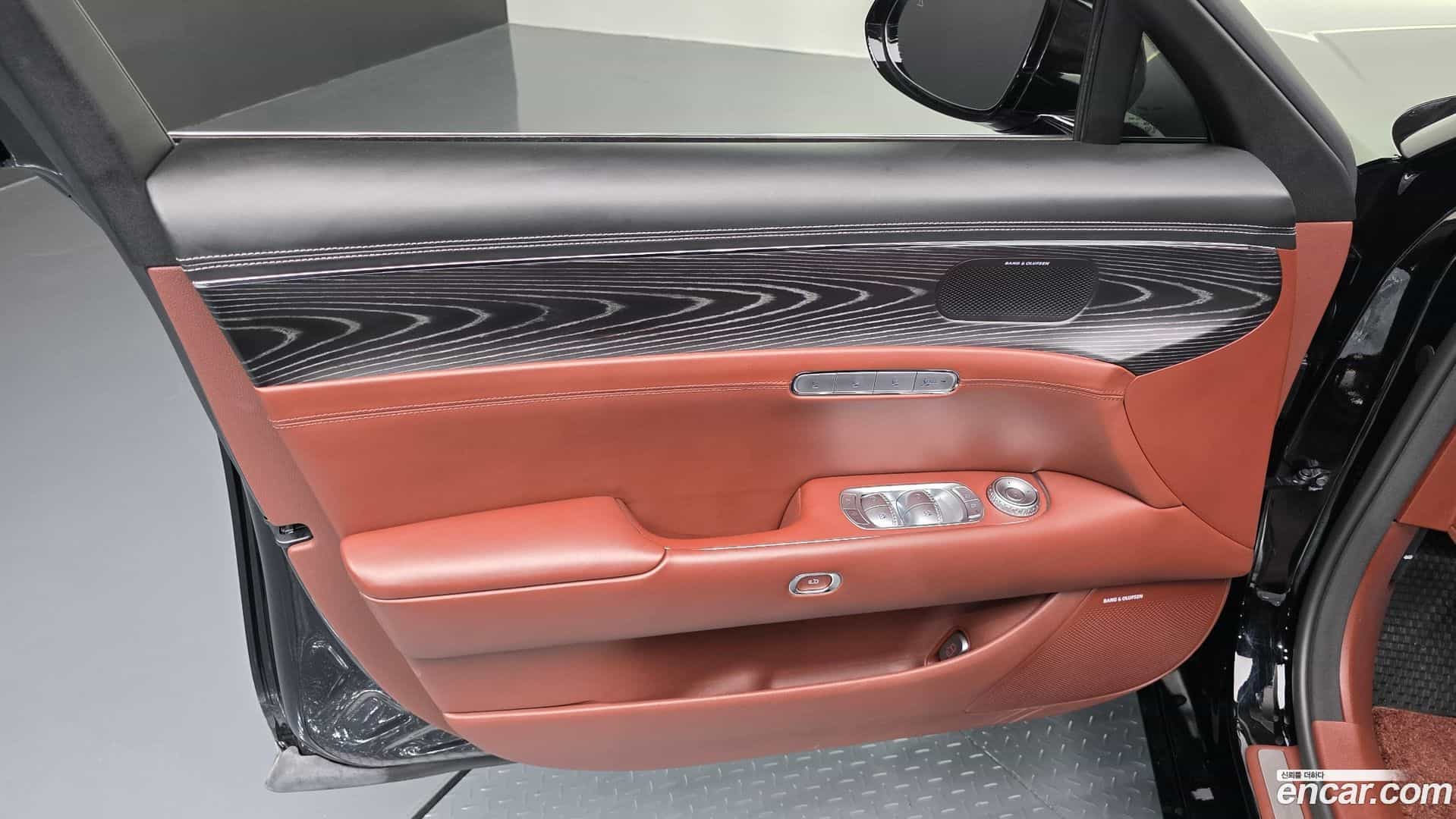 G90 Genesis 2022.2-INNER-034