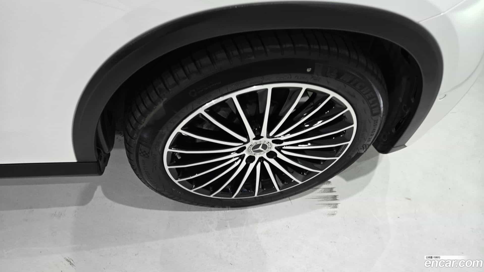 GLC-Class Mercedes-Benz 2025.9-OUTER-005