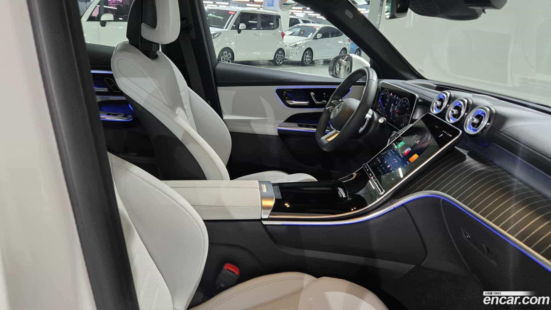 GLC-Class Mercedes-Benz 2025.9-OPTION-022