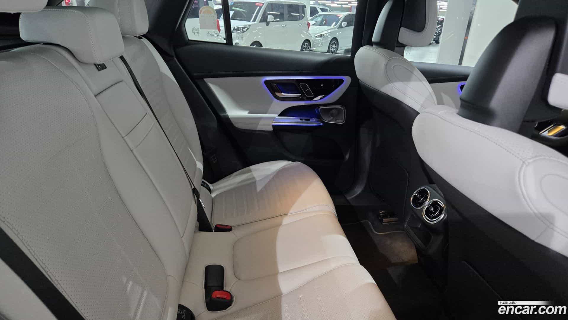 GLC-Class Mercedes-Benz 2025.9-OPTION-024