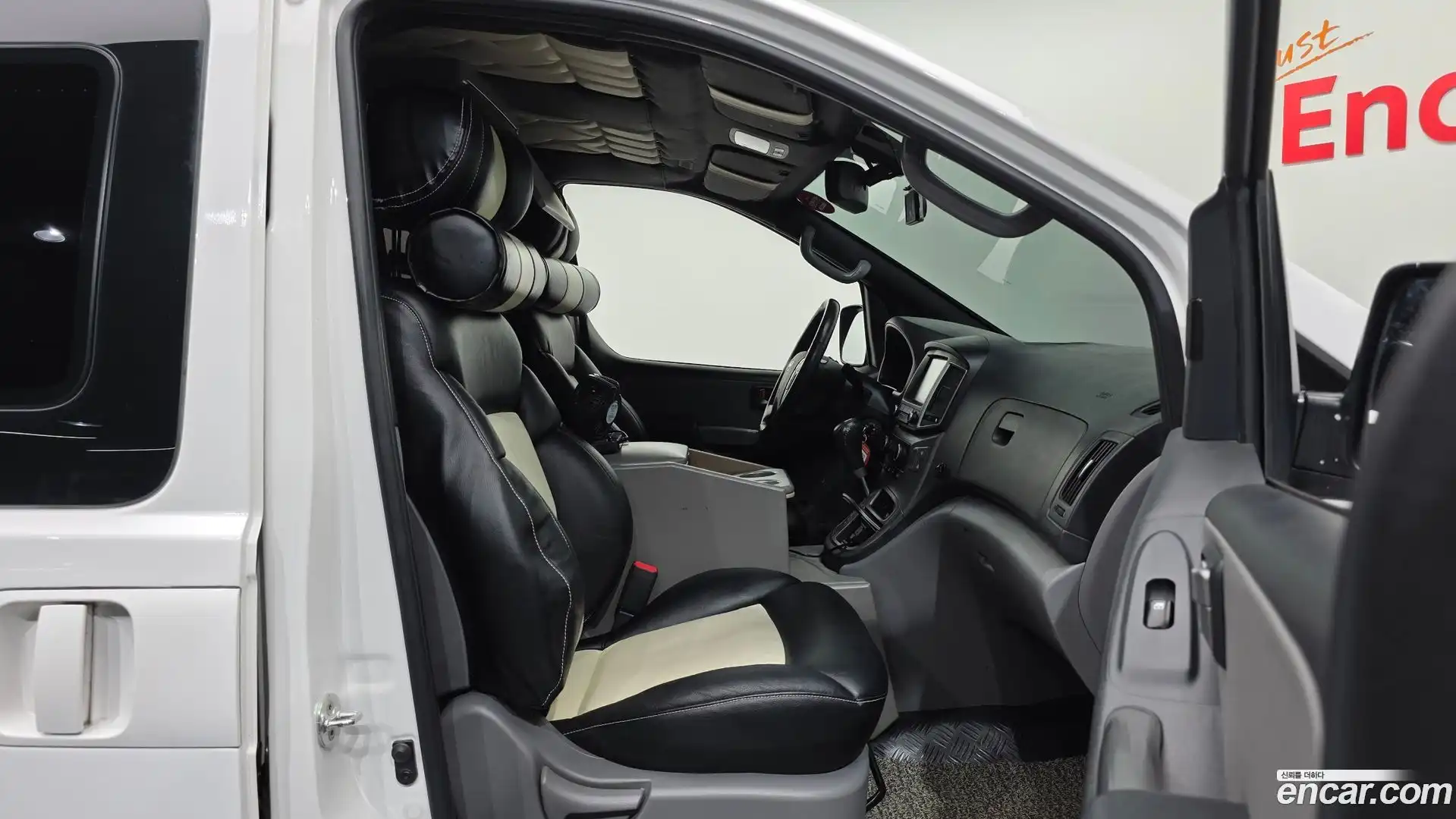 Starex Hyundai 2017.9-INNER-010