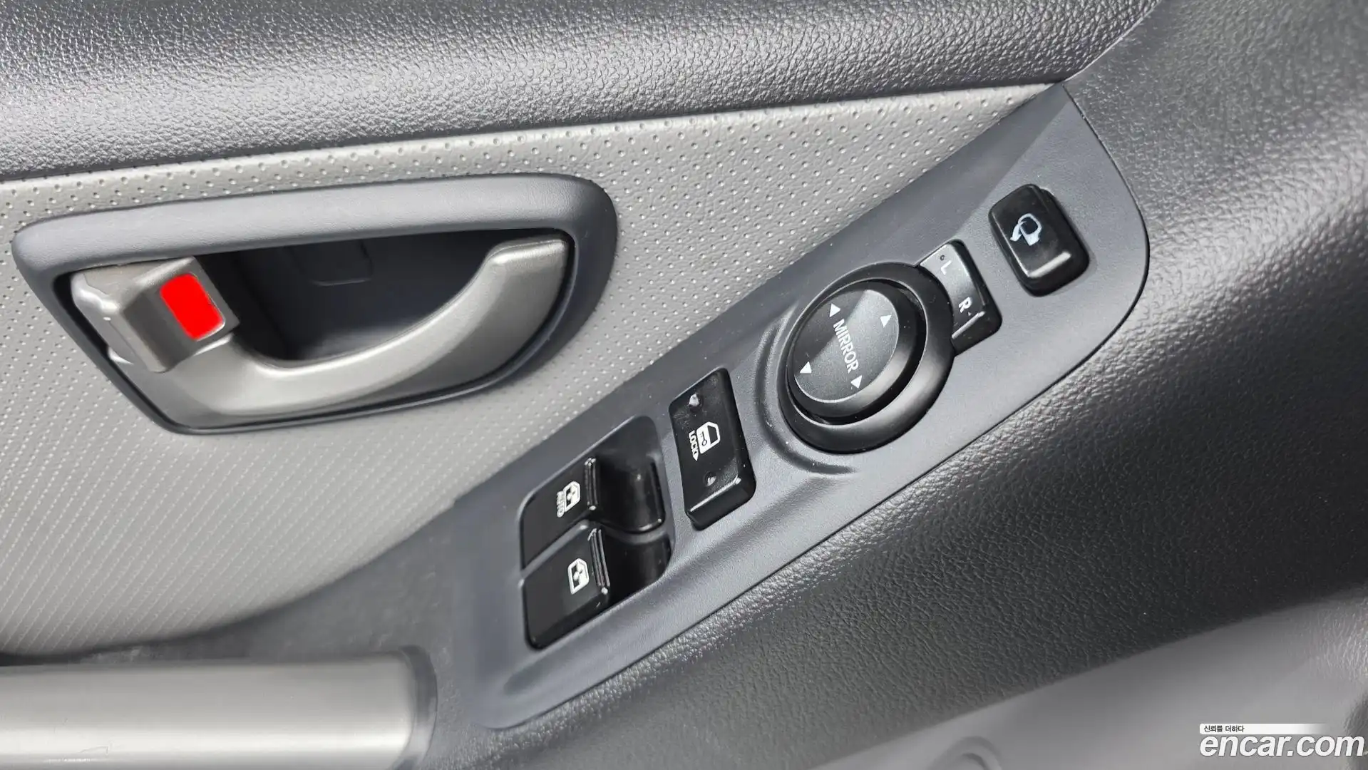 Starex Hyundai 2017.9-OPTION-015