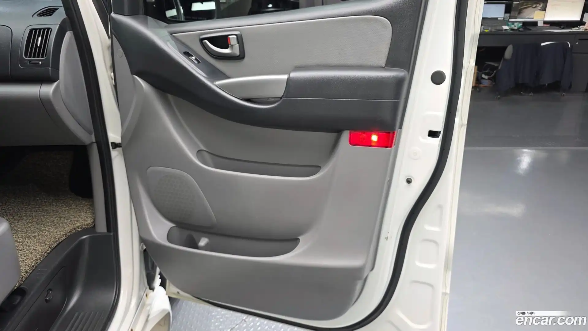 Starex Hyundai 2017.9-INNER-035