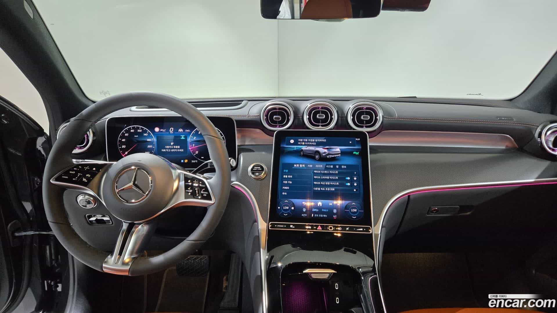 GLC-Class Mercedes-Benz 2025.10-OPTION-021