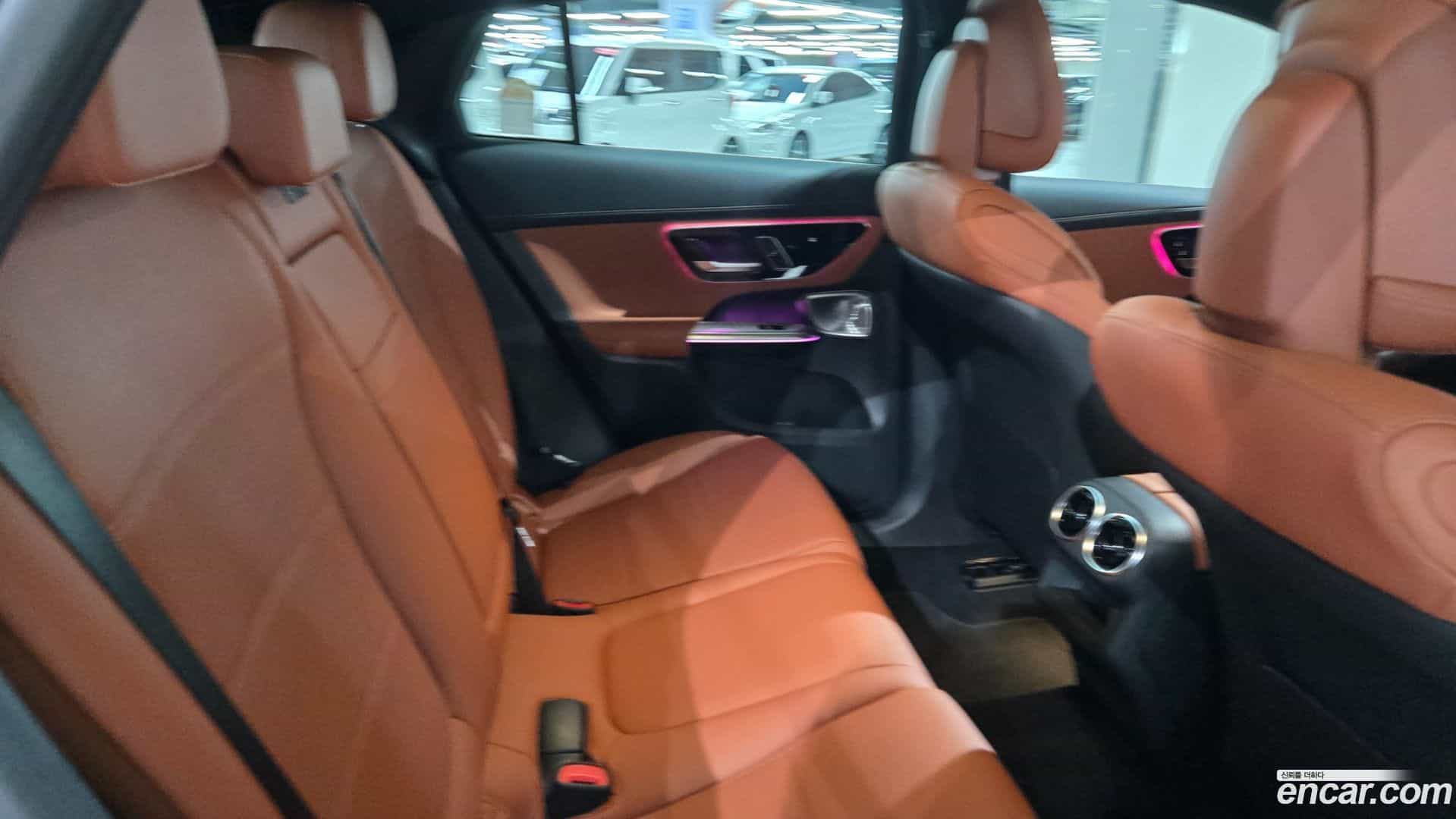 GLC-Class Mercedes-Benz 2025.10-OPTION-024