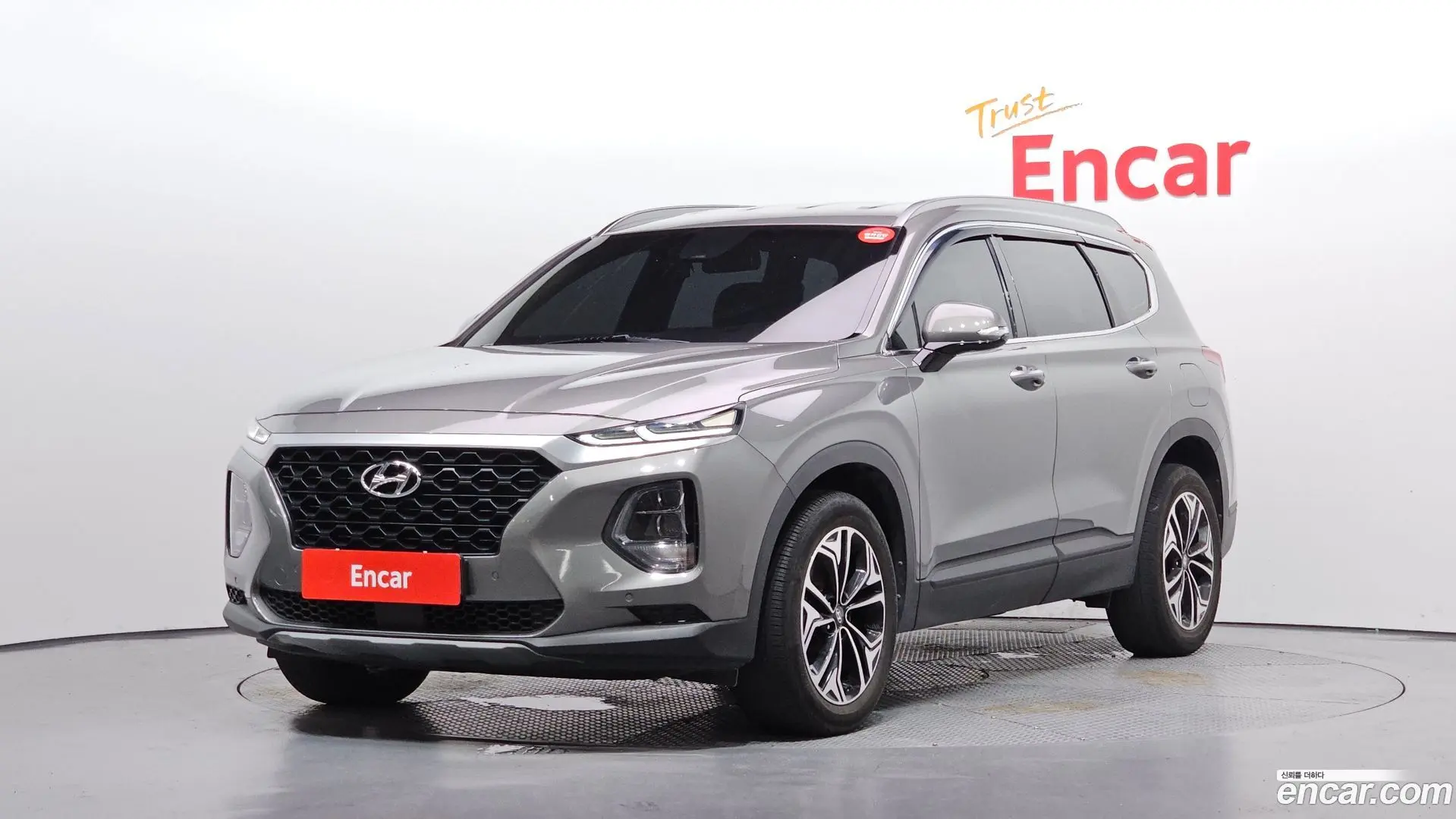 Main__Slider__Photo:Santafe Hyundai 2019.0-0