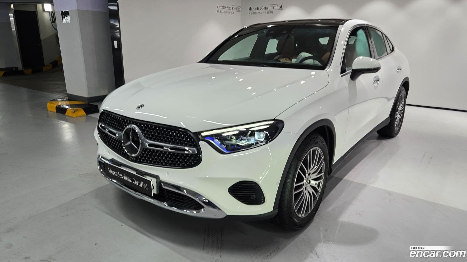 Main__Slider__Photo:GLC-Class Mercedes-Benz 2025.9-0