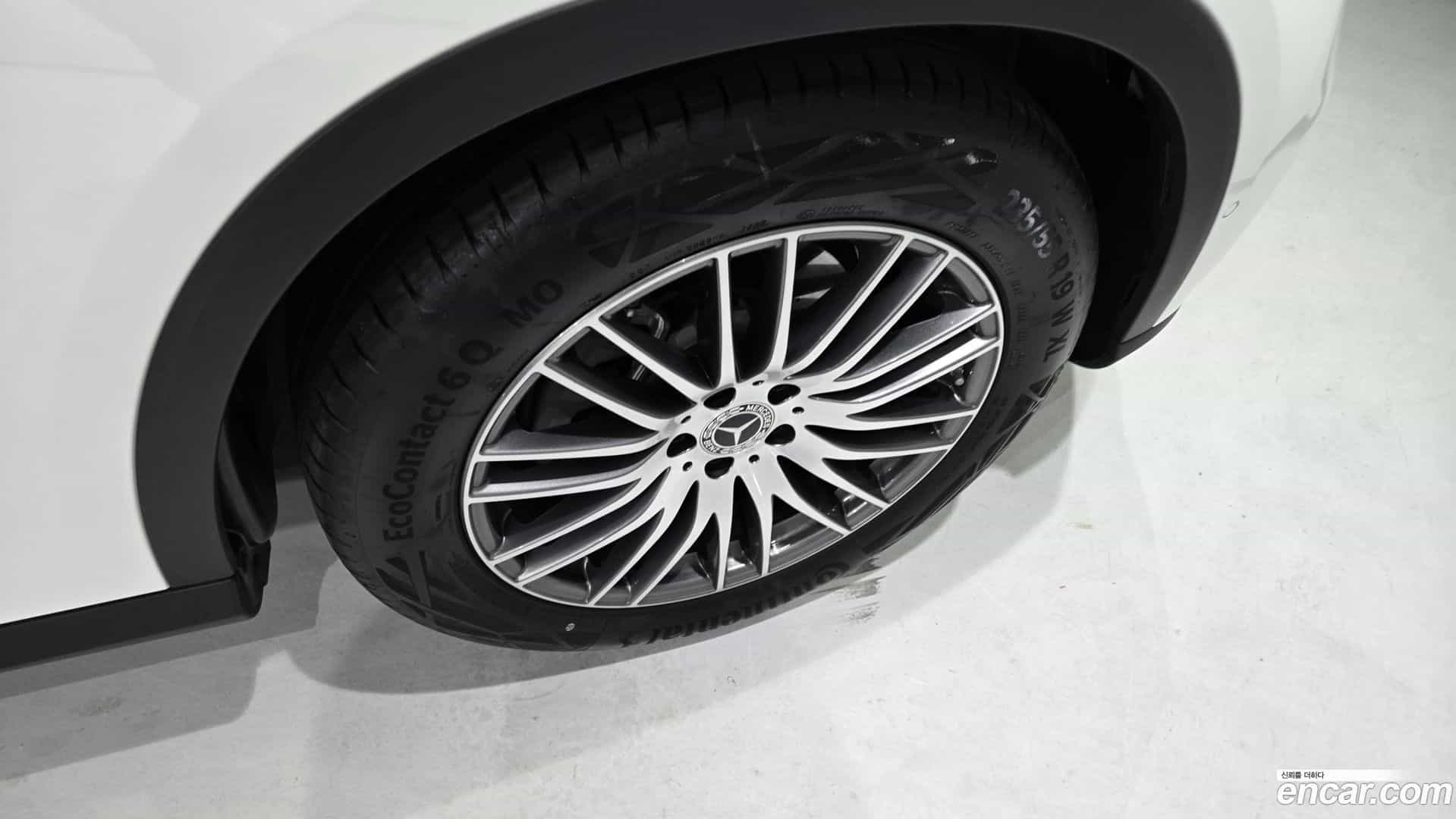 GLC-Class Mercedes-Benz 2025.9-OUTER-005
