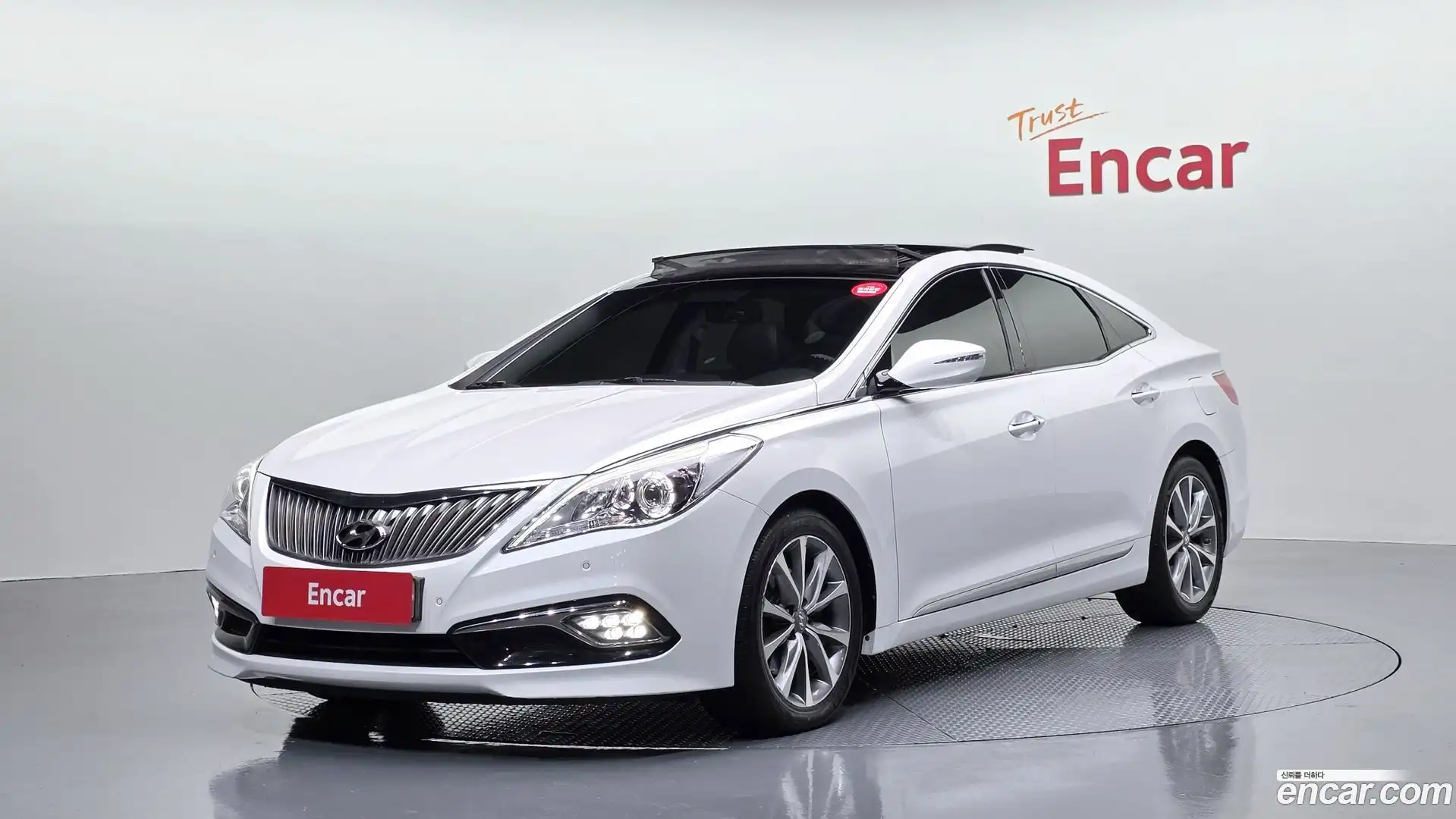 Grandeur Hyundai 2015.6-OUTER-001
