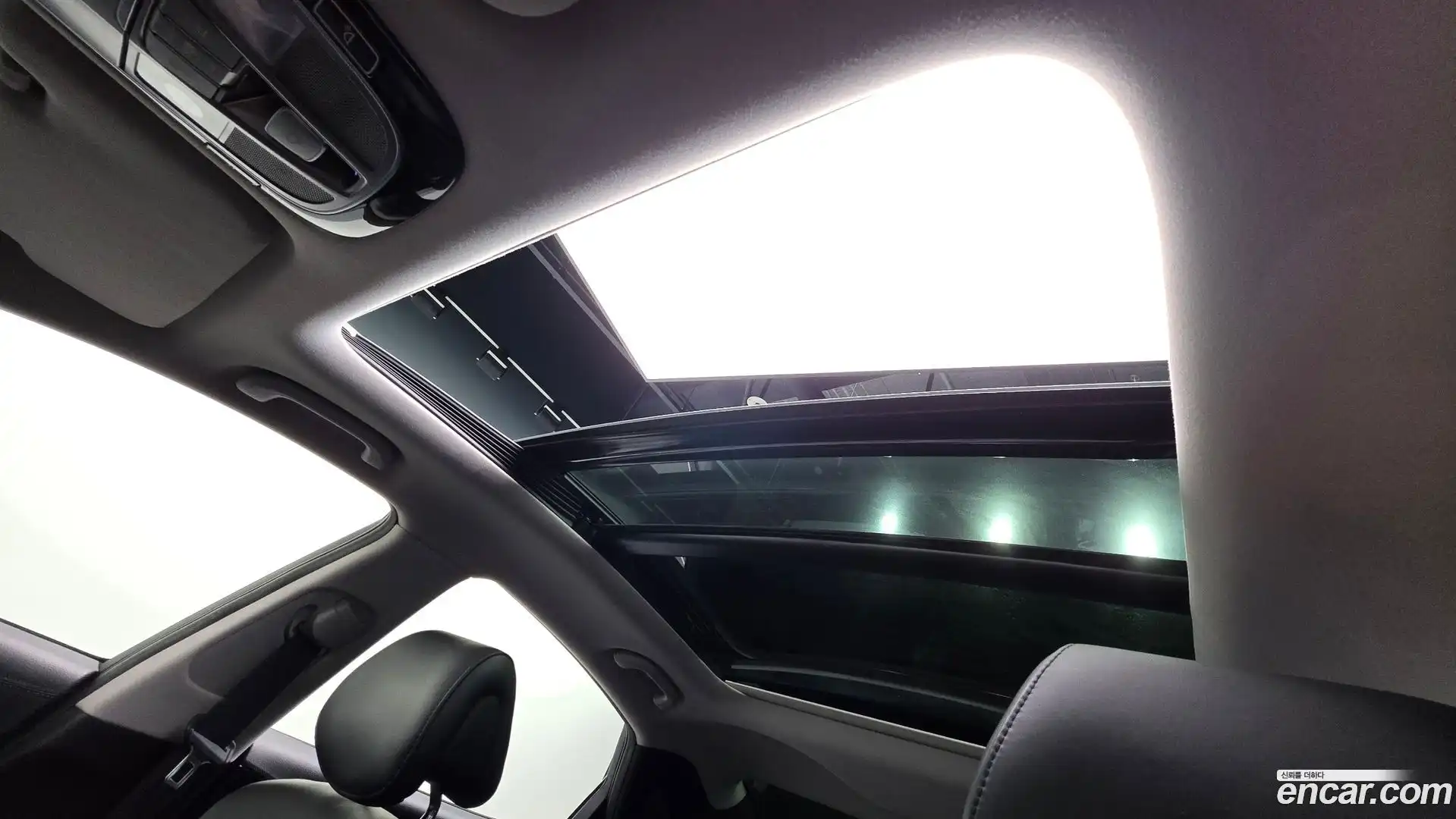Grandeur Hyundai 2015.6-OPTION-044