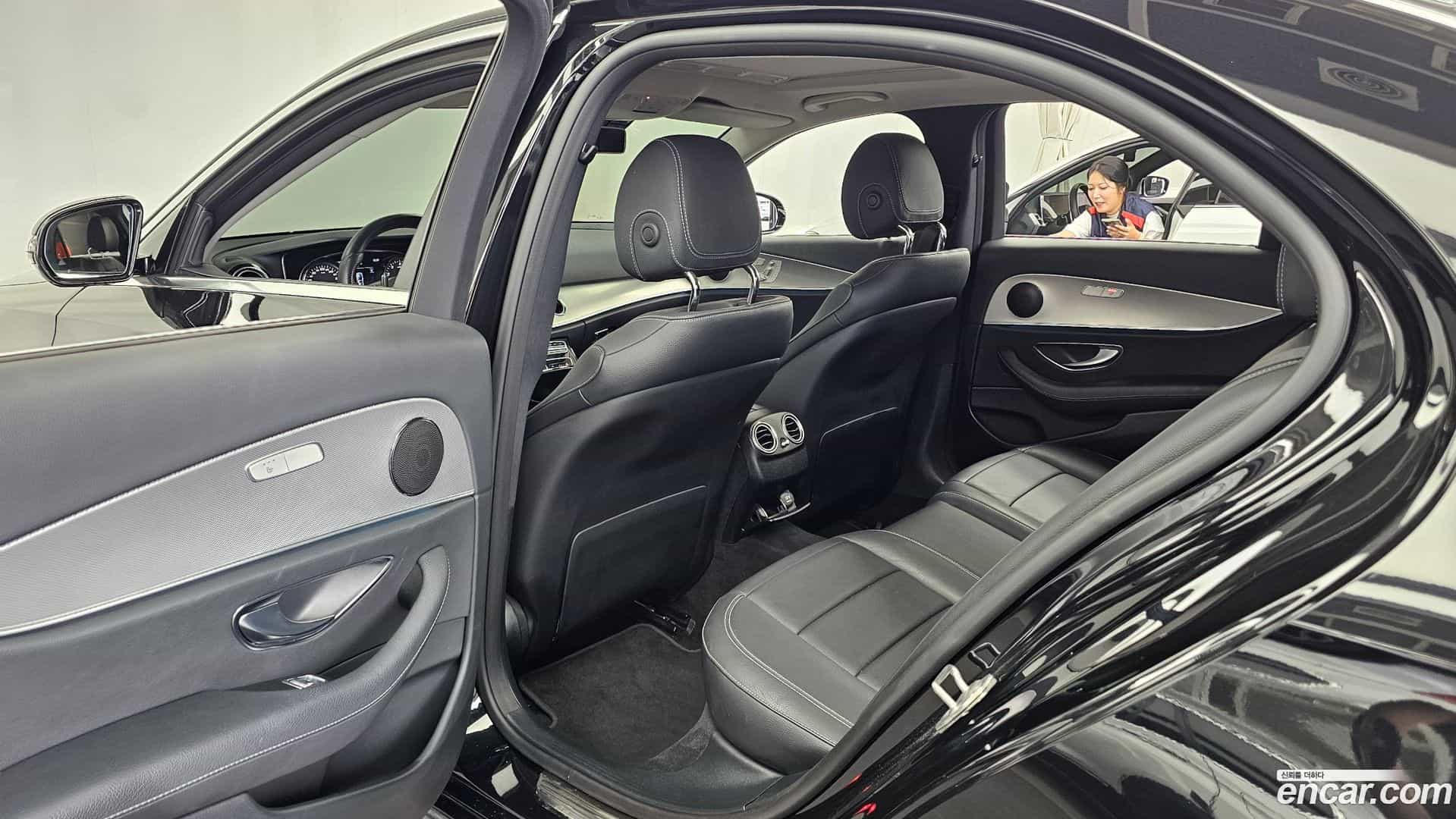 E-Class Mercedes-Benz 2018.2-OPTION-015