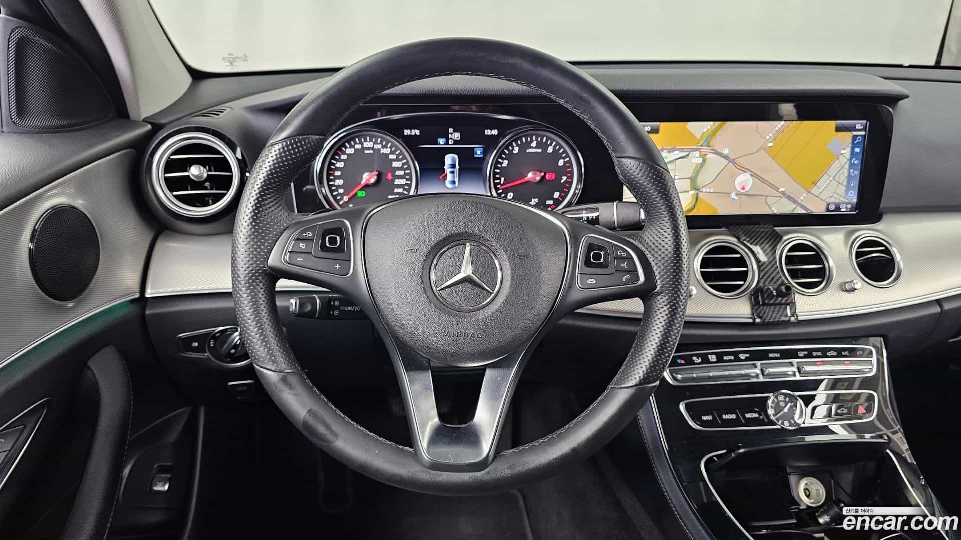 E-Class Mercedes-Benz 2018.2-OPTION-017
