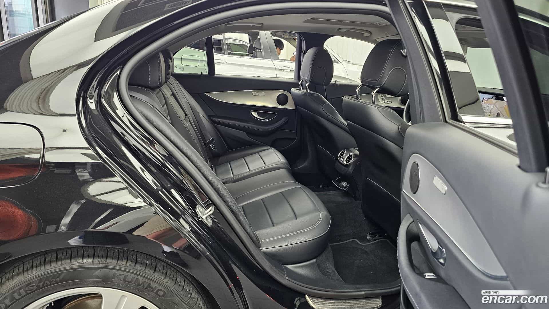 E-Class Mercedes-Benz 2018.2-OPTION-021