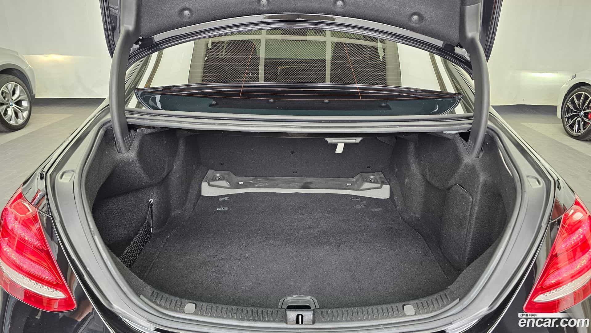 E-Class Mercedes-Benz 2018.2-OPTION-024