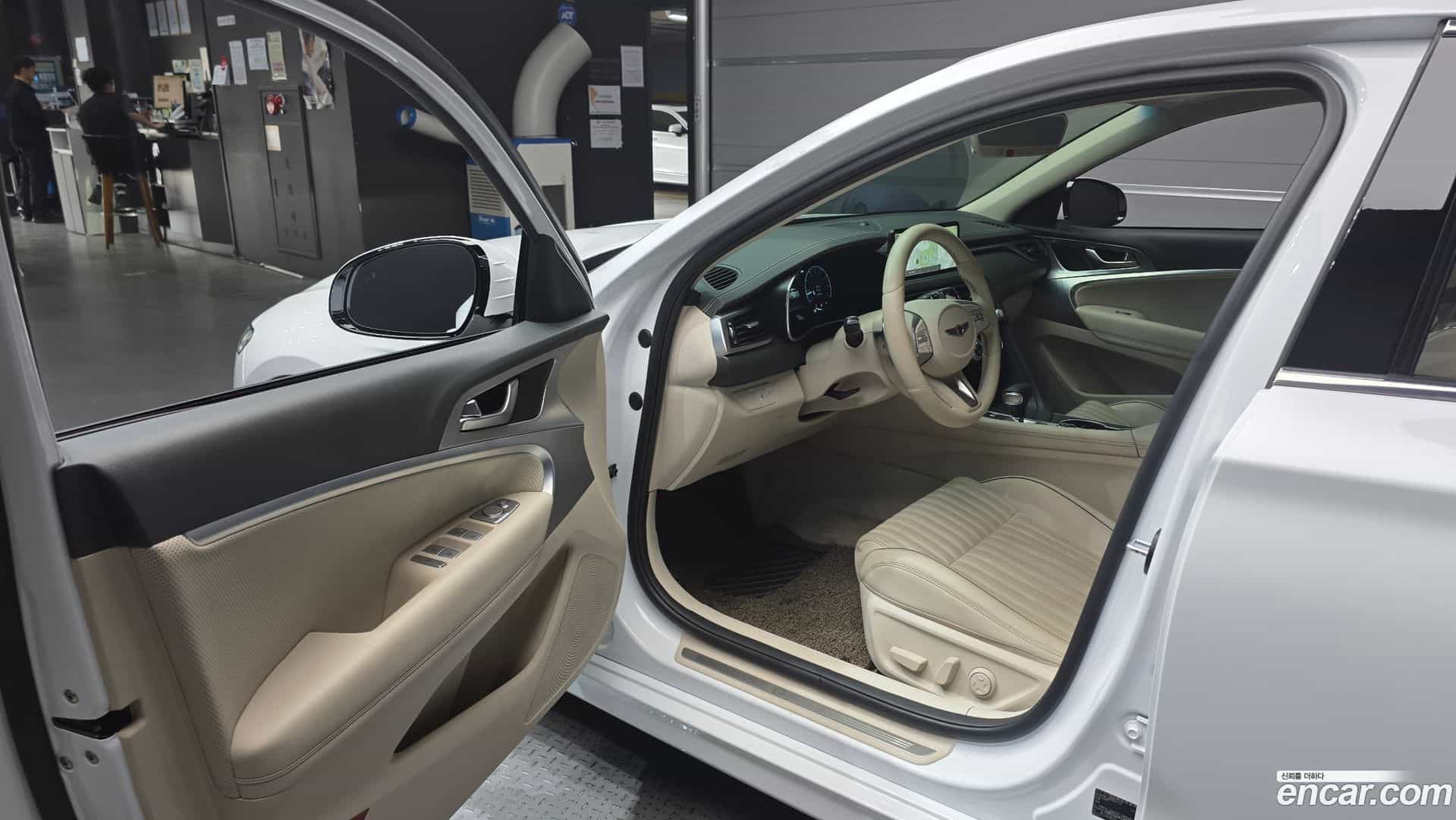 G70 Genesis 2022.10-INNER-010