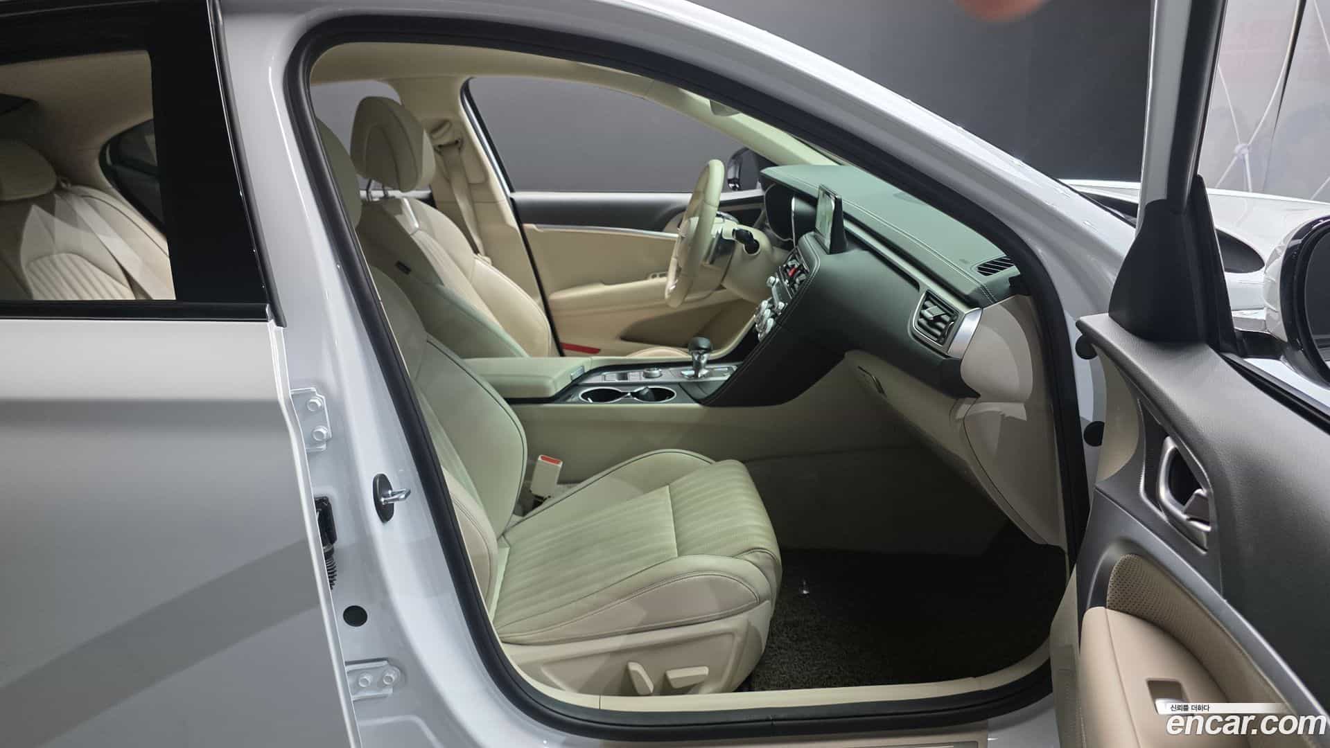 G70 Genesis 2022.10-INNER-036