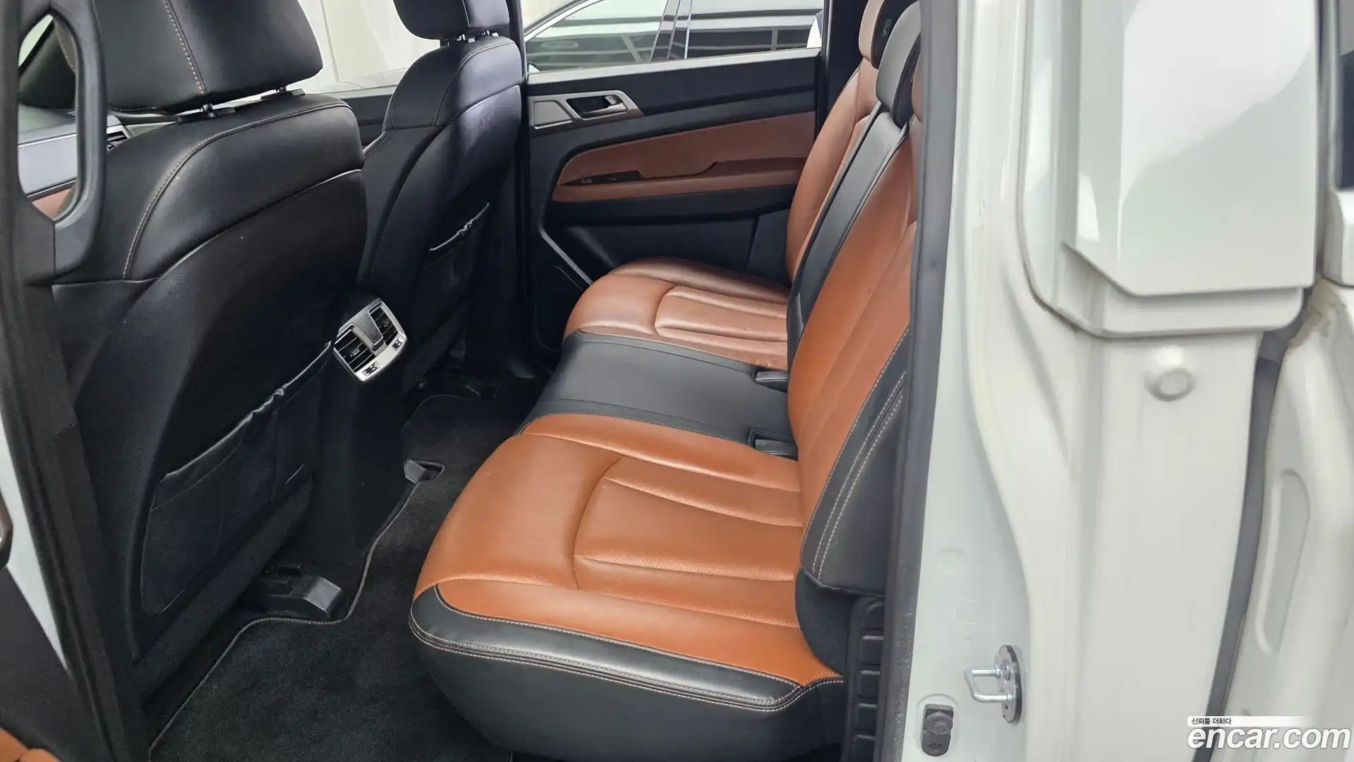 Rexton KG Mobility 2018.11-INNER-036