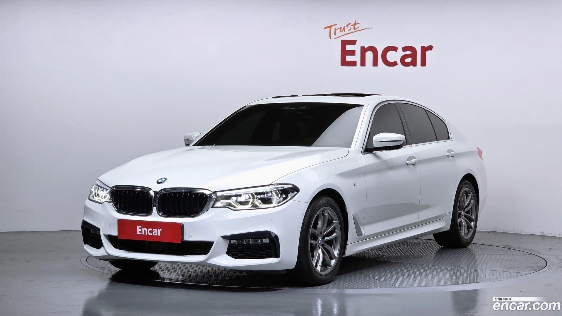 Main__Slider__Photo:5-Series BMW 2018.2-0