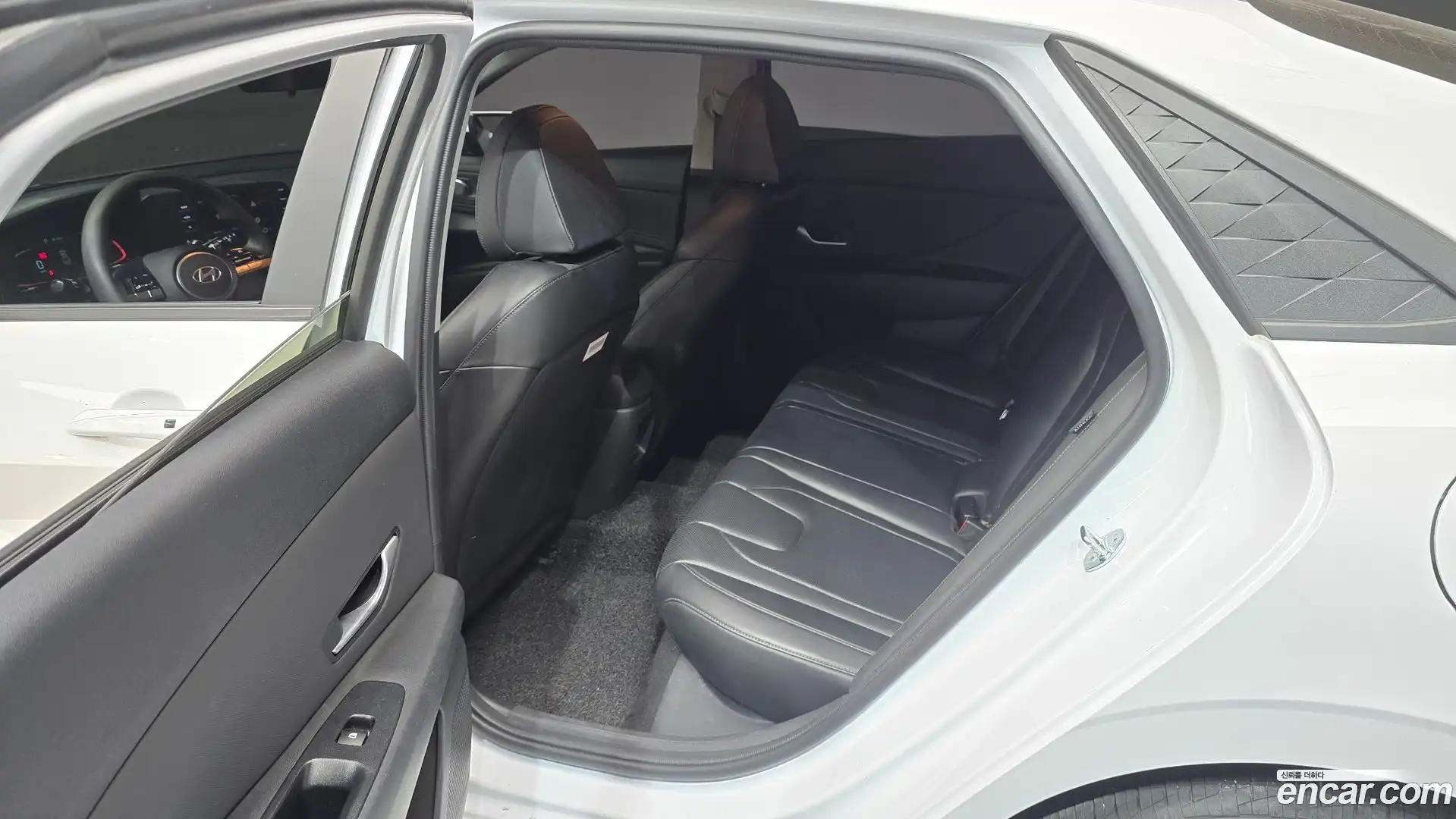 AVANTE Hyundai 2023.3-OPTION-015