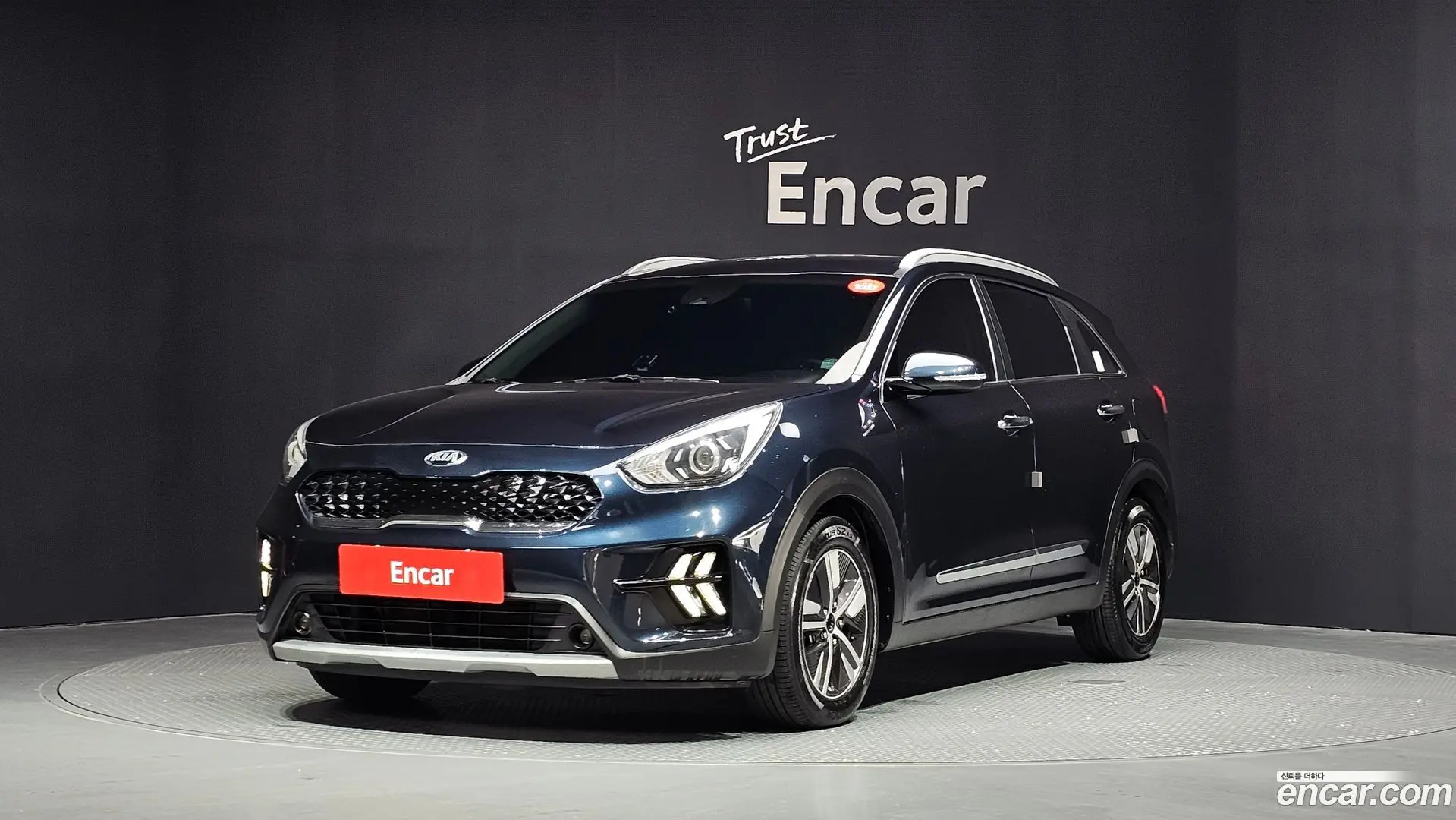 Main__Slider__Photo:Niro Kia 2019.5-0