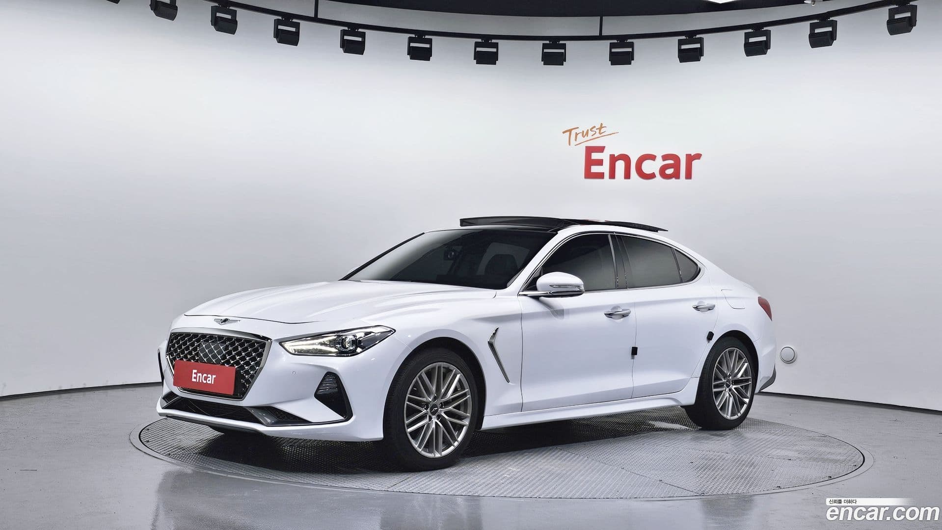 Main__Slider__Photo:G70 Genesis 2019.0-0