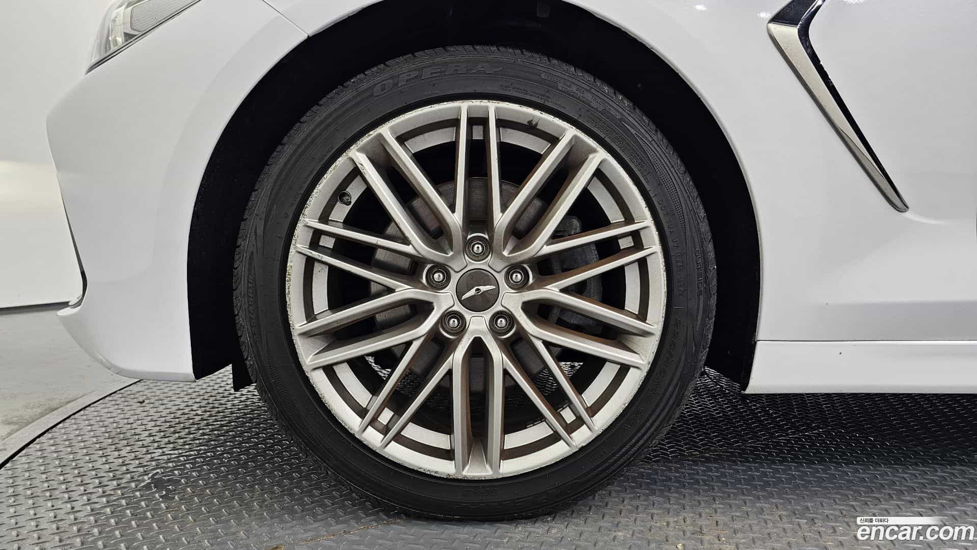 G70 Genesis 2019.0-OUTER-005