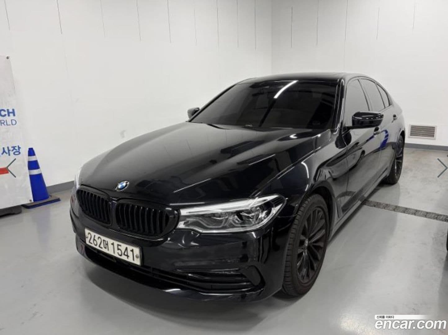 Main__Slider__Photo:5-Series BMW 2019.6-0