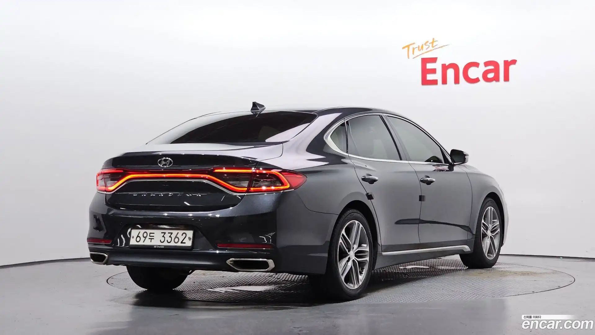 Grandeur Hyundai 2017.6-OUTER-002