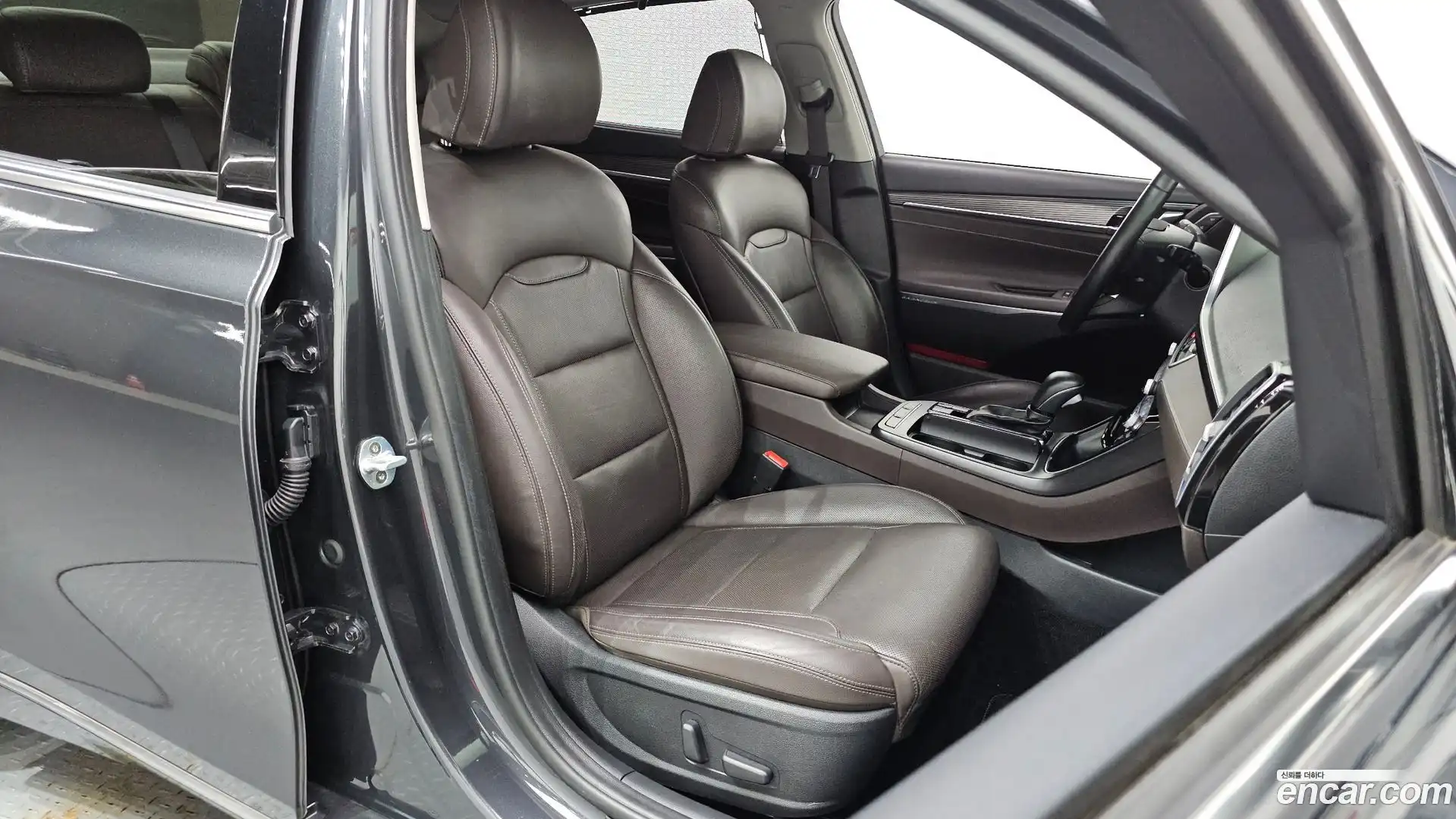 Grandeur Hyundai 2017.6-OPTION-016