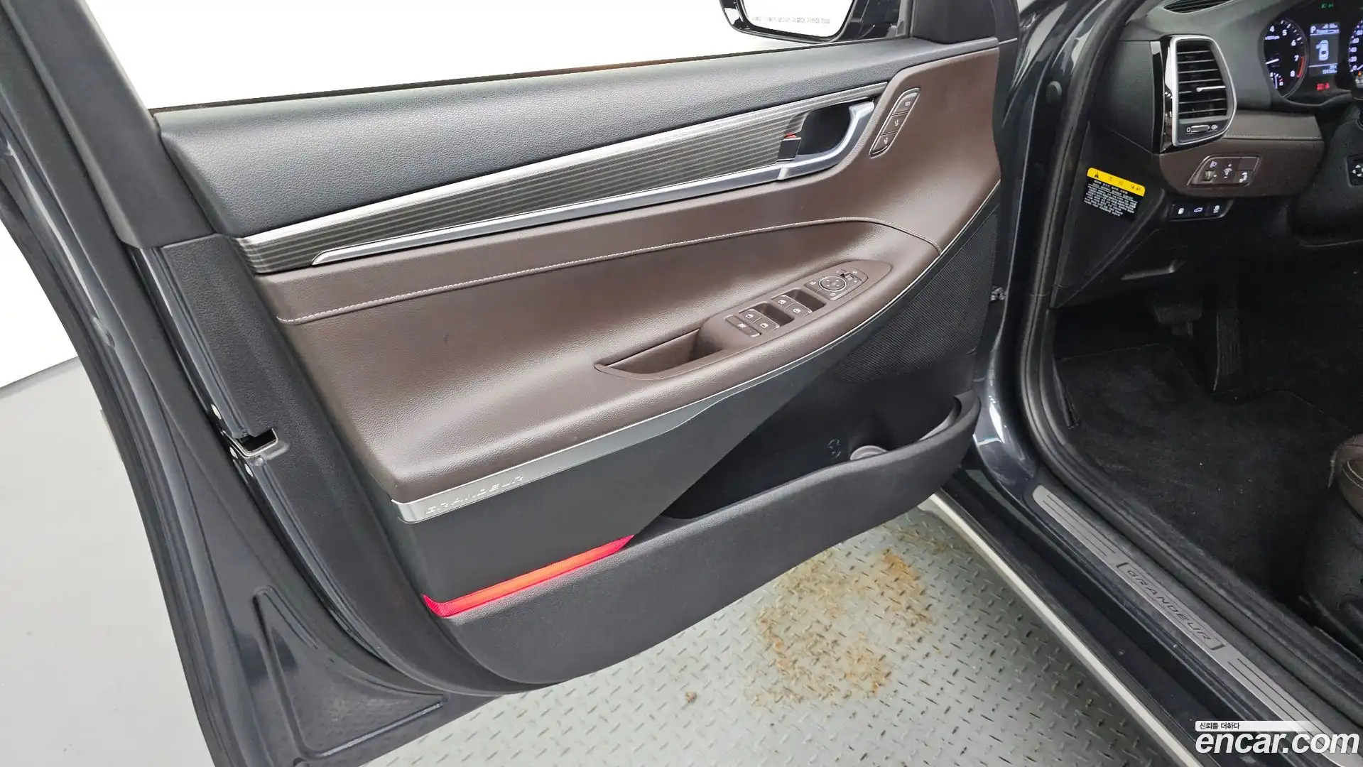 Grandeur Hyundai 2017.6-INNER-034