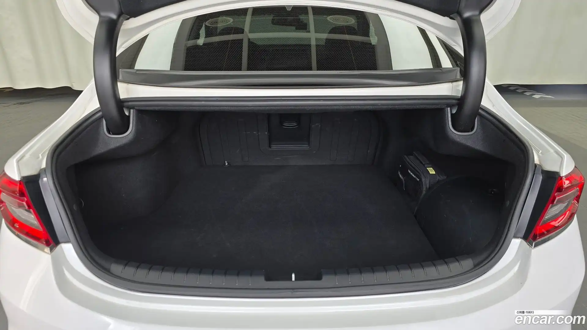 Grandeur Hyundai 2019.6-OPTION-024