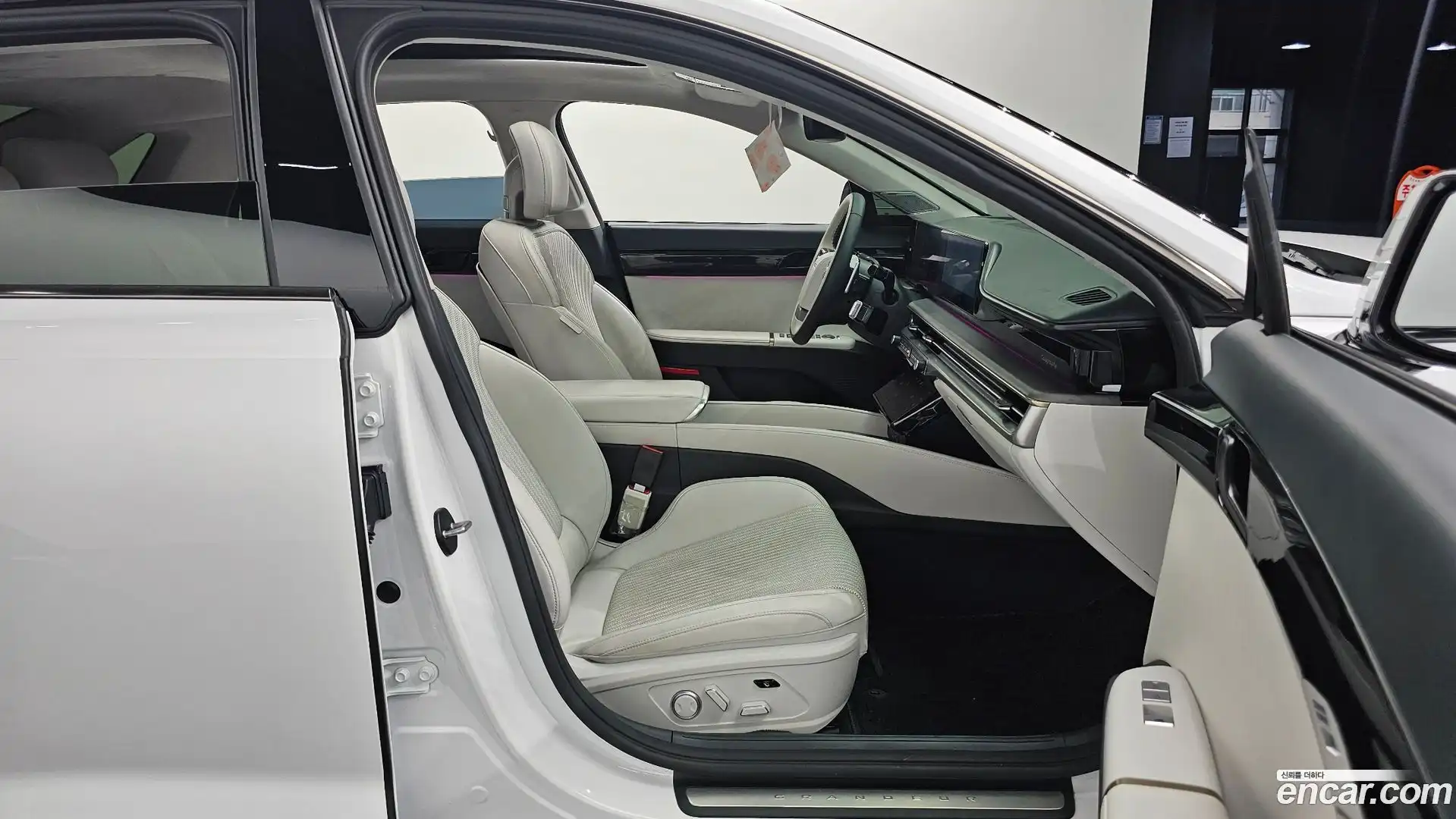 Grandeur Hyundai 2022.11-OPTION-015