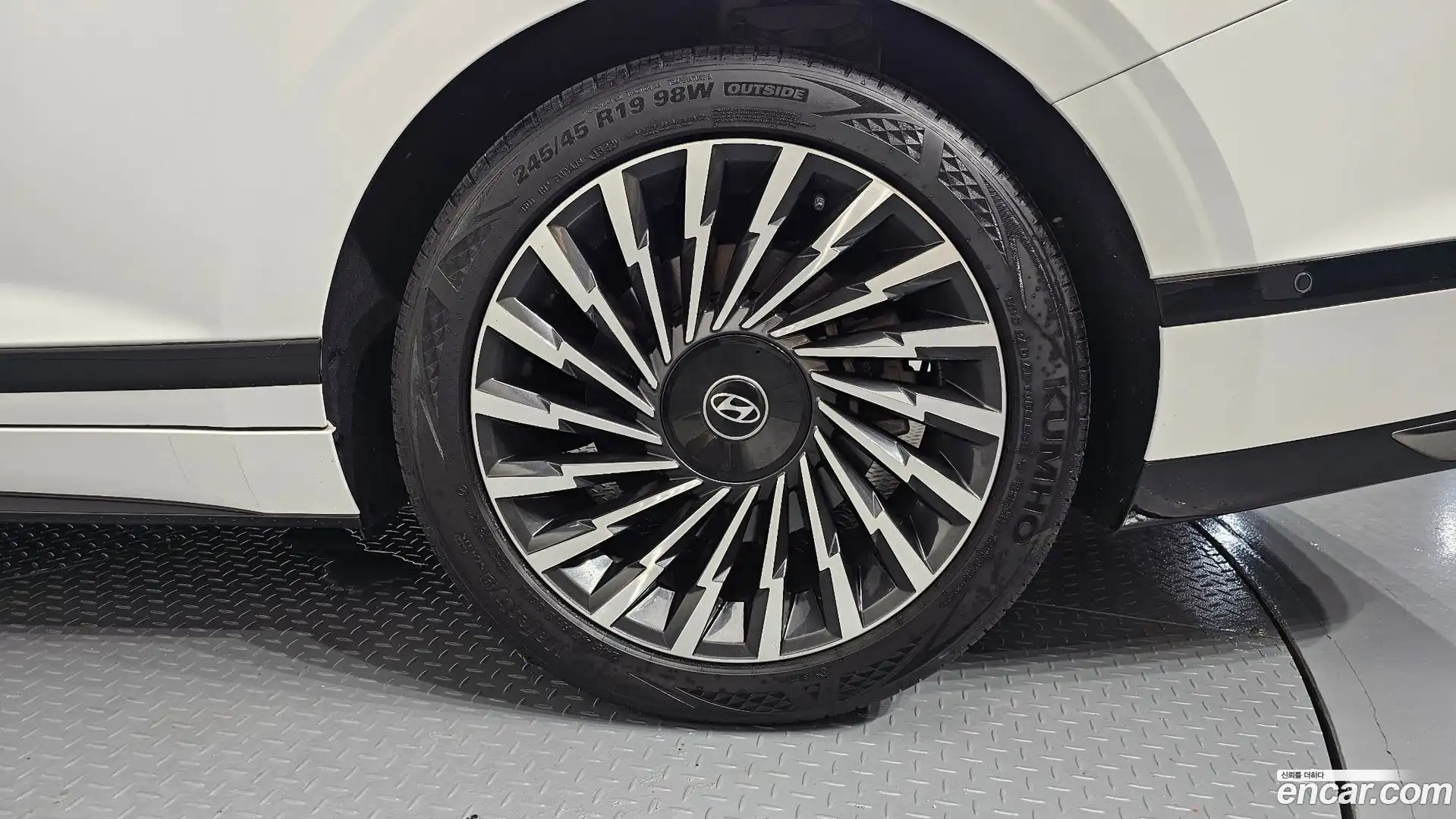 Grandeur Hyundai 2022.11-OUTER-031